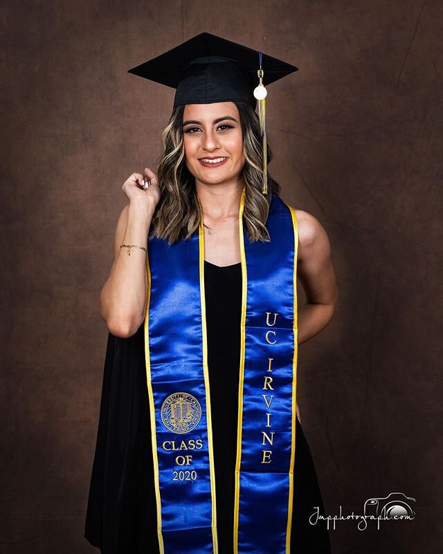 So happy to share in the excitement of your graduation day, and so very proud of you @alondraguzmanz ❤️