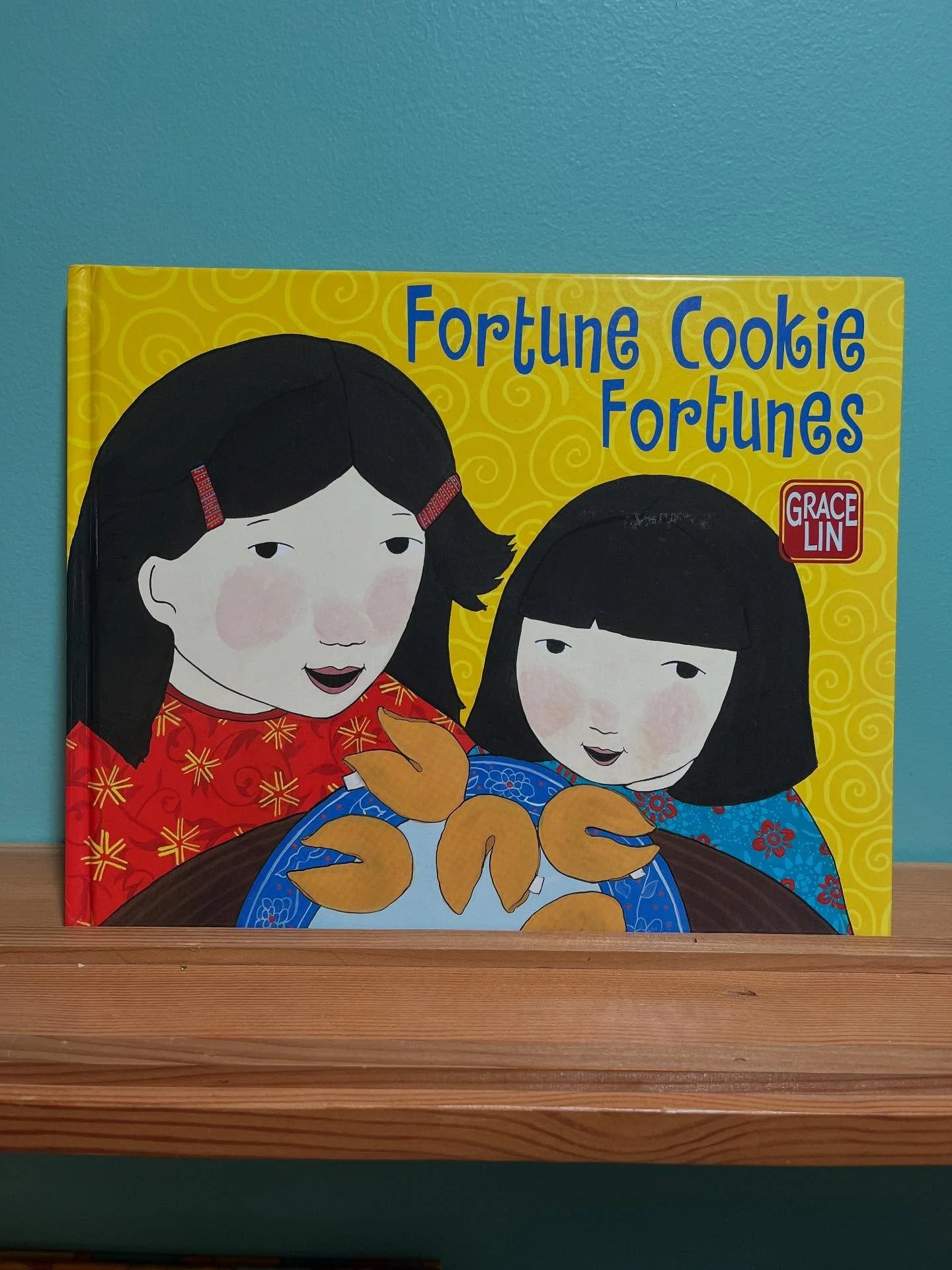 🥠 BOOK SPOT LIGHT 🥠

Fortune Cookie Fortunes by Grace Lin 

&ldquo;The best part about eating at a Chinese restaurant is the fortune cookies. Crack! Crack! Crack! What will our fortunes say?&rdquo; 

Join this family as they see how their fortunes 