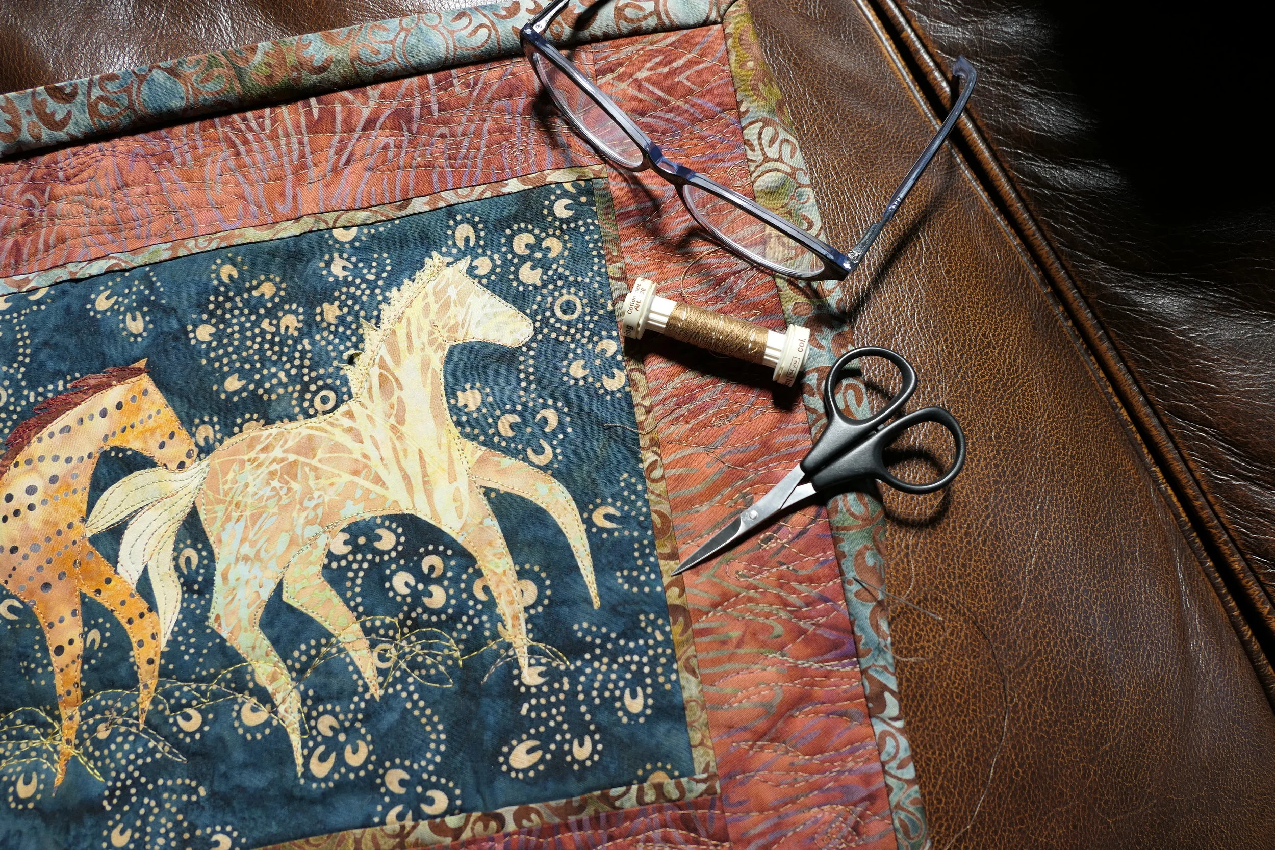Download QuiltSunriver’s first free project pattern! Our Sunriver Stampede Table Runner reflects the excitement of the Sunriver Stables herd as they thunder across their pasture every day during the warmer months of the year, just one of the many things to enjoy during your QuiltSunriver retreat!