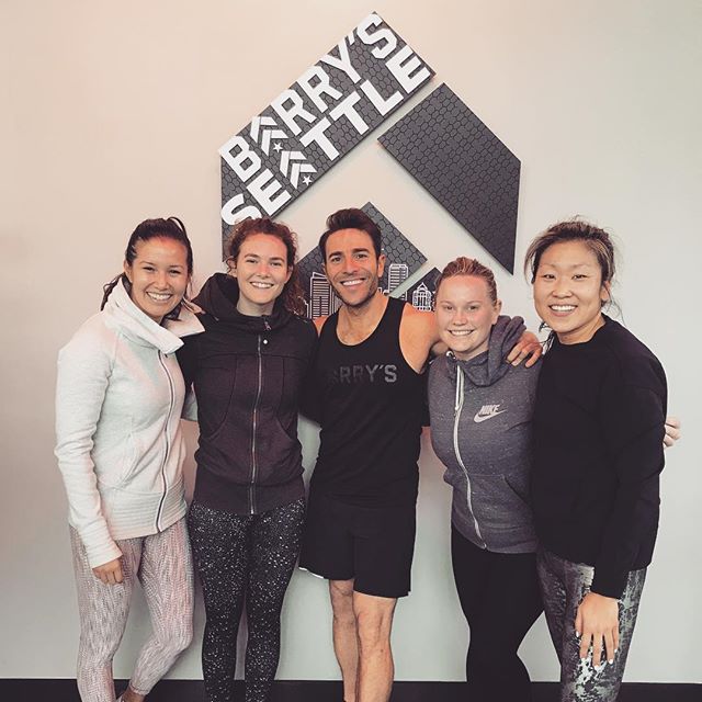 Seattle, buckle up, @barrysbootcamp is here, it&rsquo;s open and it&rsquo;s legit! Thanks to @joeygonzalez for hosting such a great class!! 💪🏻👏❤️
.
.
#barrysseattle #fitfam #seattlefitness #fitmom #loveyoursquad #barrysbootcamp #fitnessblogger