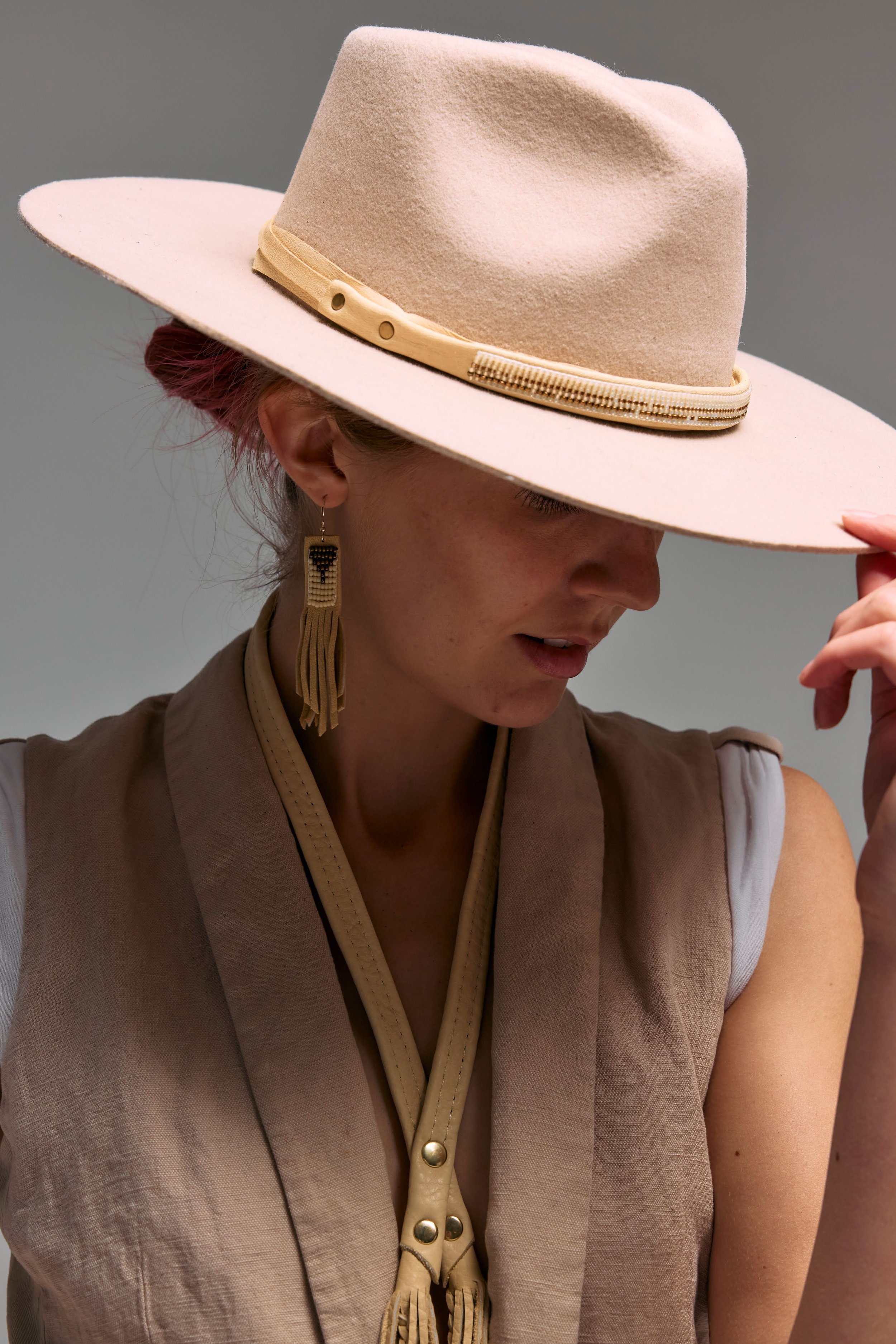 LEATHERSAGE_120.jpg