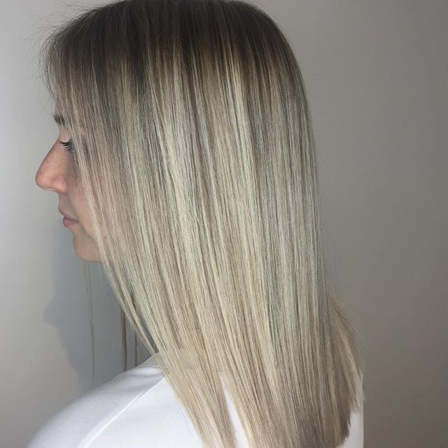 Anna&rsquo;s officially a #blondebombshell 💣 @wellahair #wellahair .
.
.
.
.
.
.
.
#torontohairstylist #torontohairsalon #blondehair #blondebalayage #highlights #babylights #olaplex #hair #lob #hairstyles #haircolor #haircut #leslieville #riverdale 