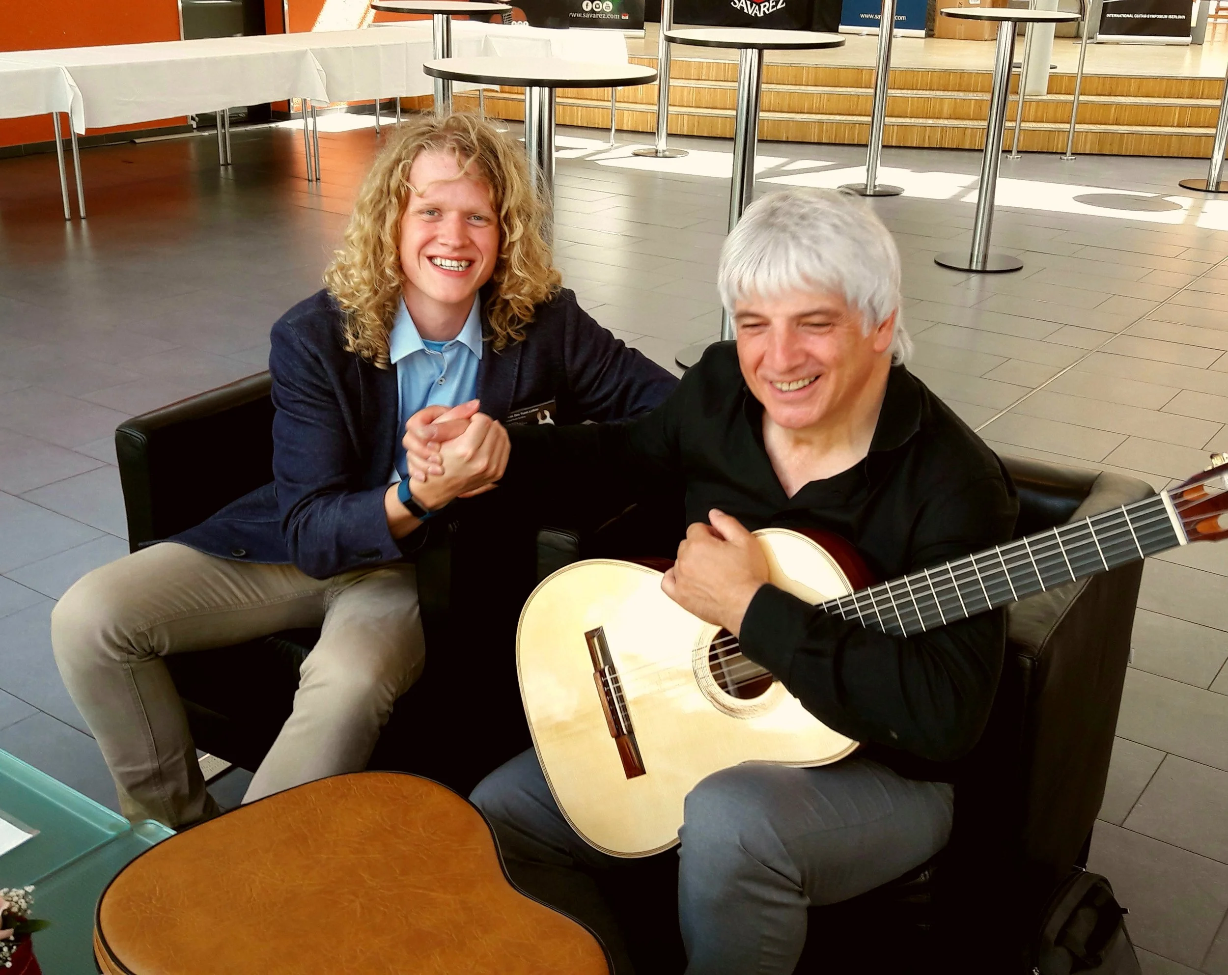Welcome to the Den Toom Luthier guitar family Onofrio Palumbo. New guitar fun!