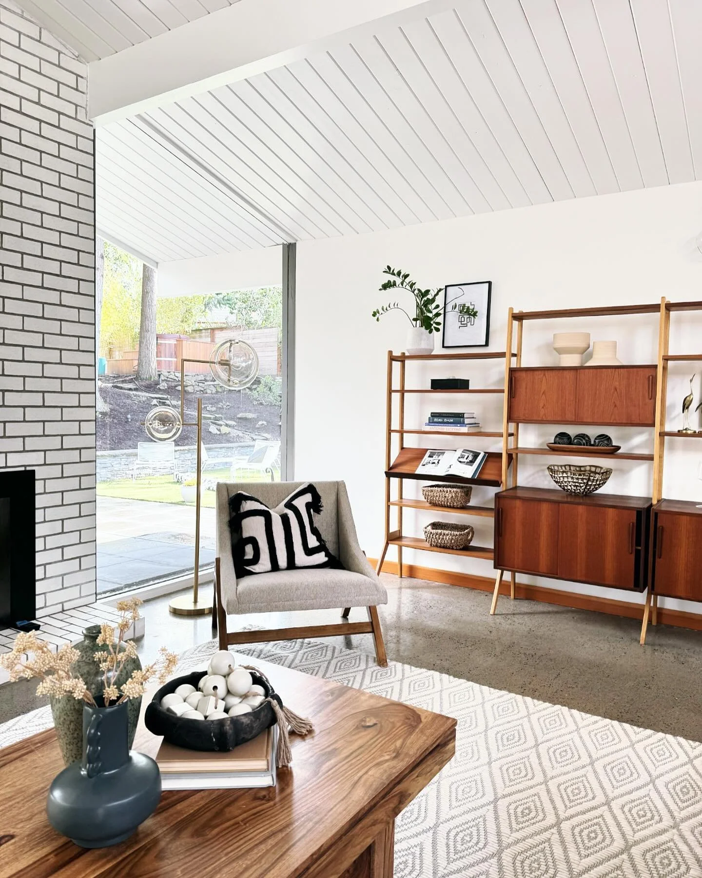 TGIF! And thank goodness for Rummers. #rummer #crushedit 

🏡 by @elisegonzalezpdx