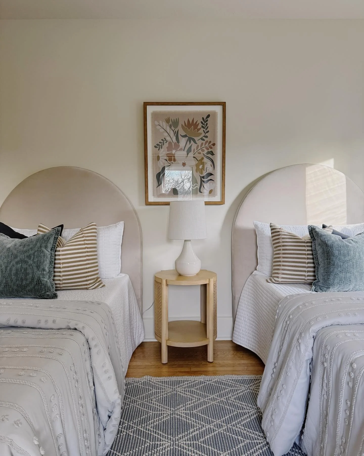 How cute is this tween dream bedroom?! #crushedit 

Listing by @erothrock