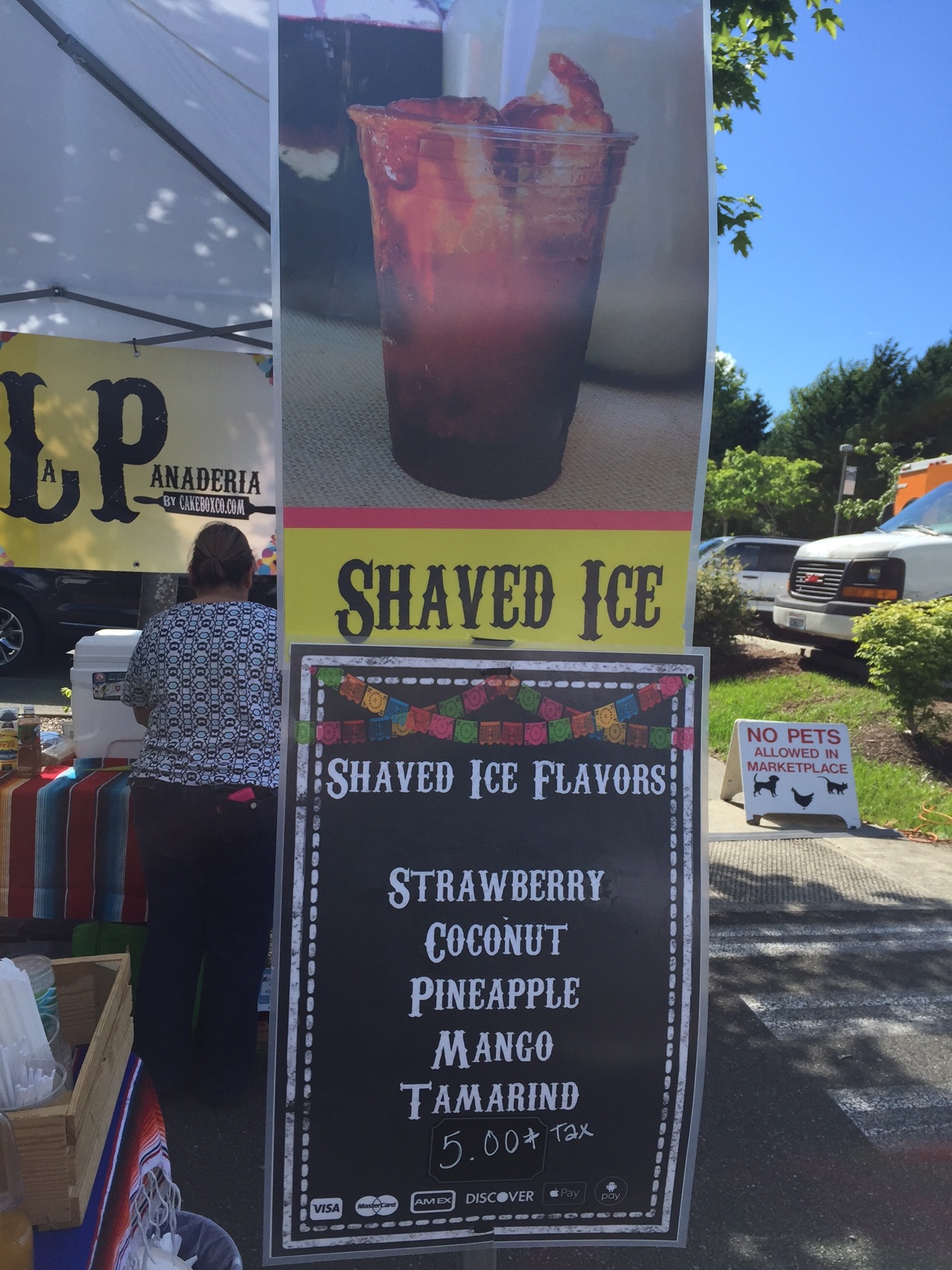 I'd put the ice consistence as in between shaved ice and a snow cone