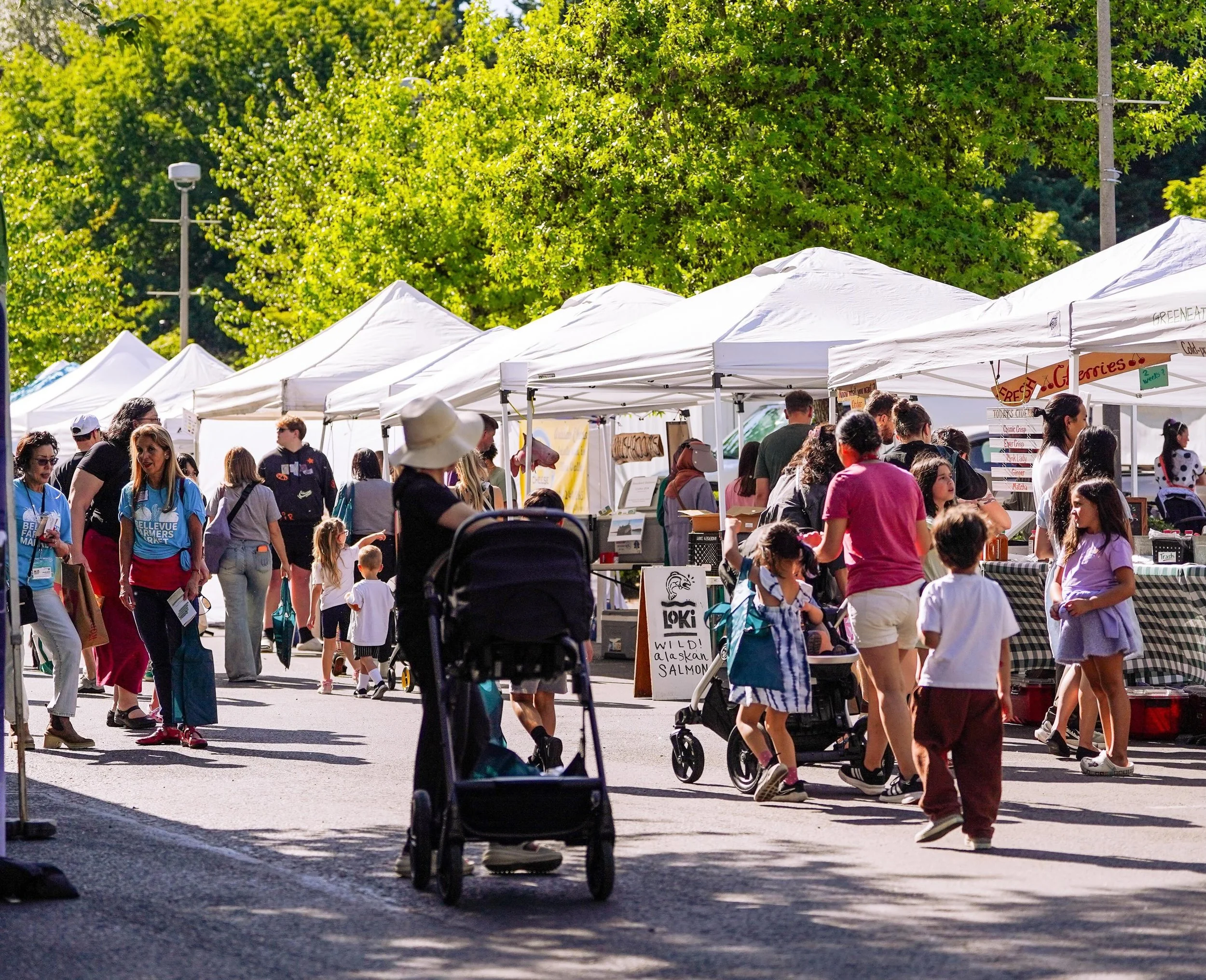 Sunshine for the second market day in a row? We&rsquo;ll take it ☀️🙌 The heat has been good for farmers - you&rsquo;ll find all sorts of beautiful fruits and veggies today. Lather on the sunscreen and come see us from 3&ndash;7:30! 

#supportlocalfa