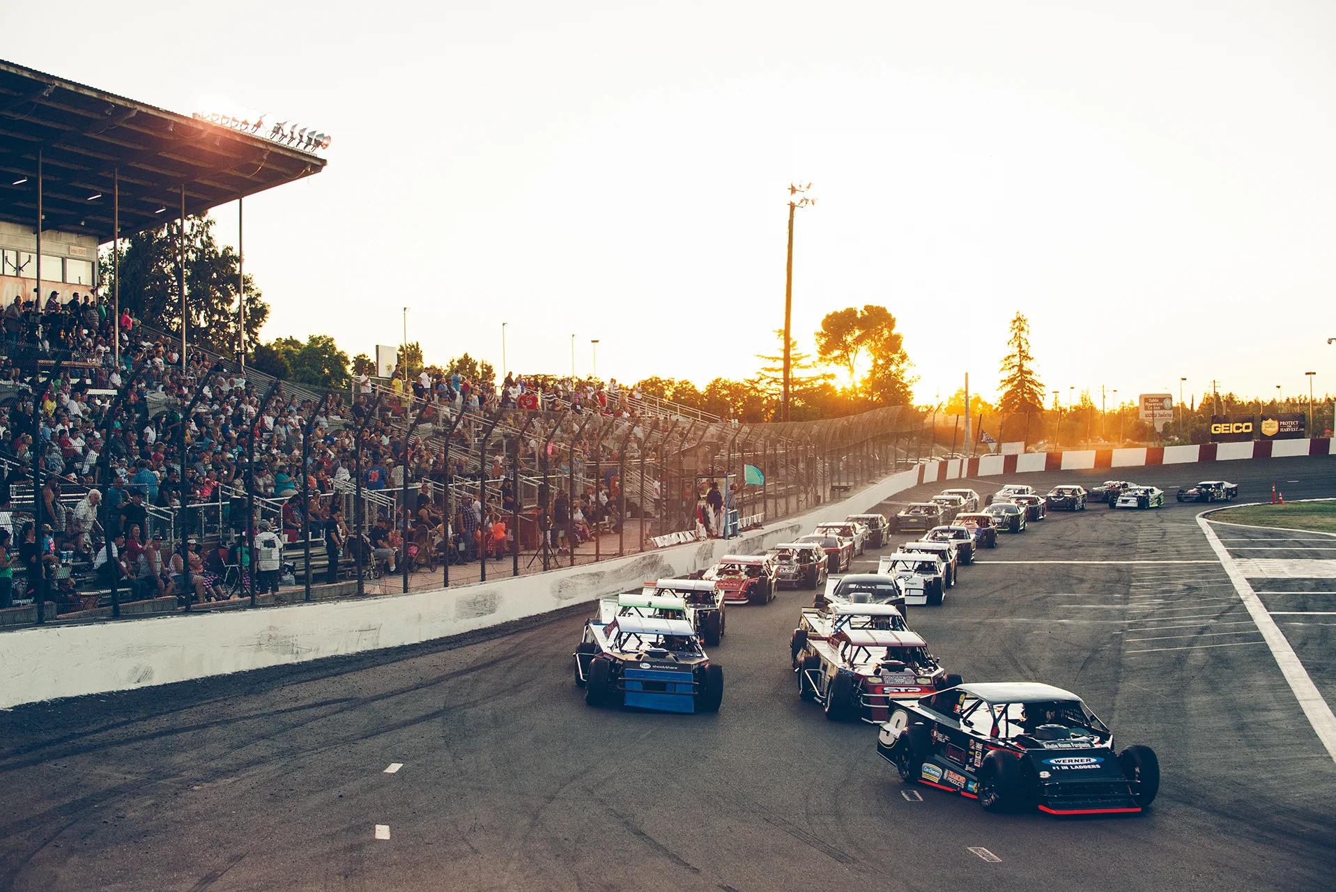 The mighty modifieds get the green flag at Madera.