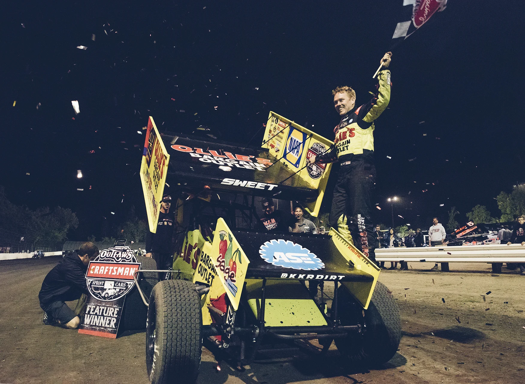 Sweet picks up victory number five of 2017 at Calistoga Speedway.