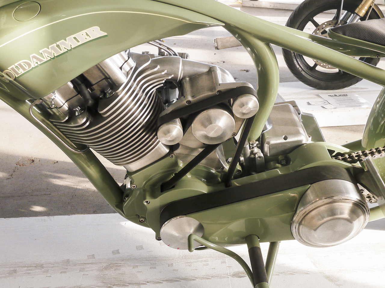 Super clean blown single made from a Twin-Cam Evo engine by Roger Goldammer. This is art and craftsmanship at a very high level. The bike defies classification.