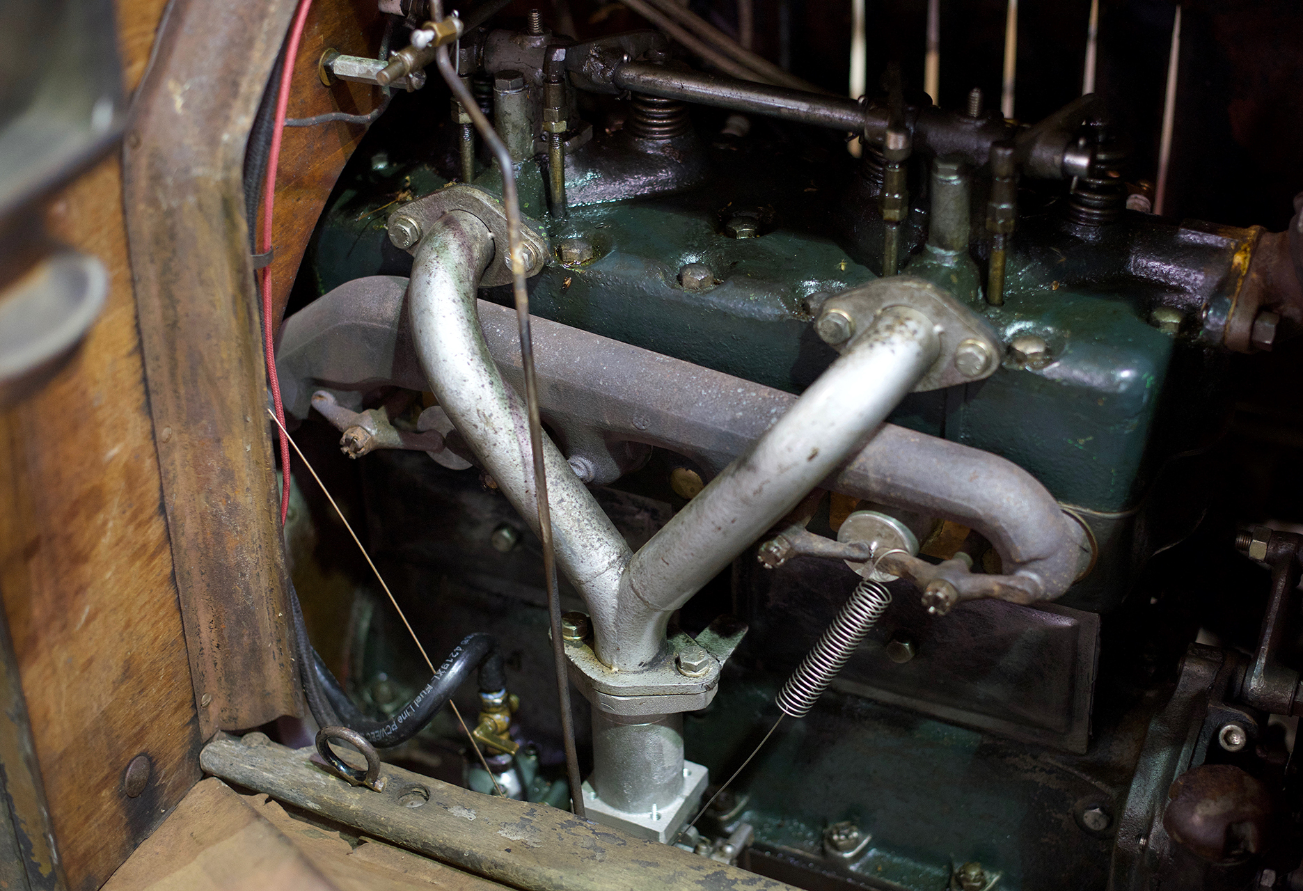   This rare inlet over exhaust layout uses the stock exhaust manifold and valves but has the intake in the head.   