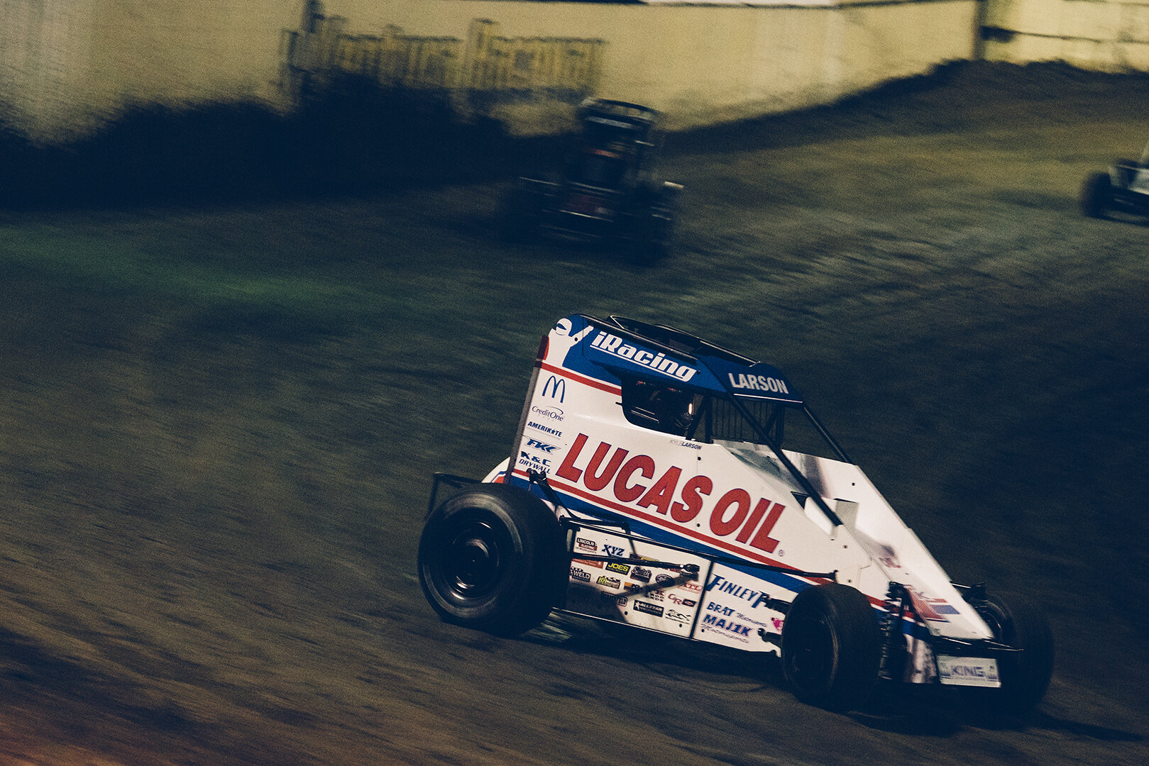  Kyle Larson makes early practice laps on Wednesday. 