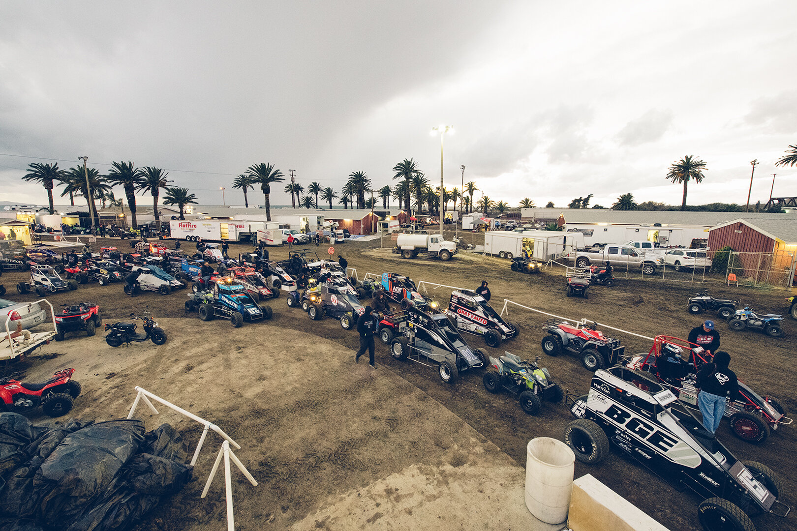  USAC Midgets line up in the staging area for the first round of practice on Wednesday. 