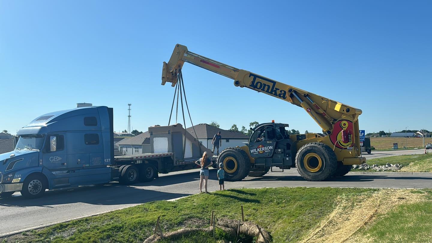 🌧️💪 Versasport in action! This week, we tackled rain and tough conditions head-on to keep the Basehor, Kansas playground project on track. Our team's dedication is unwavering, and we&rsquo;re excited to see this amazing play space come to life. Sta