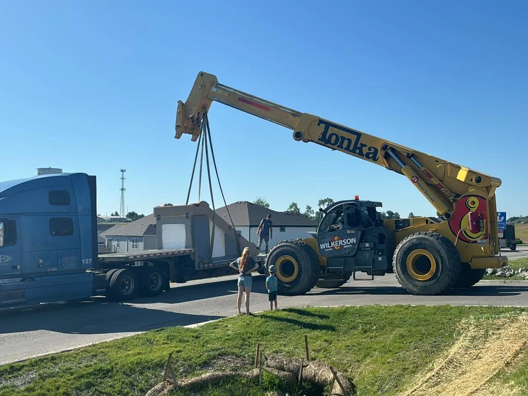🌧️💪 Versasport in action! This week, we tackled rain and tough conditions head-on to keep the Basehor, Kansas playground project on track. Our team's dedication is unwavering, and we&rsquo;re excited to see this amazing play space come to life. Sta