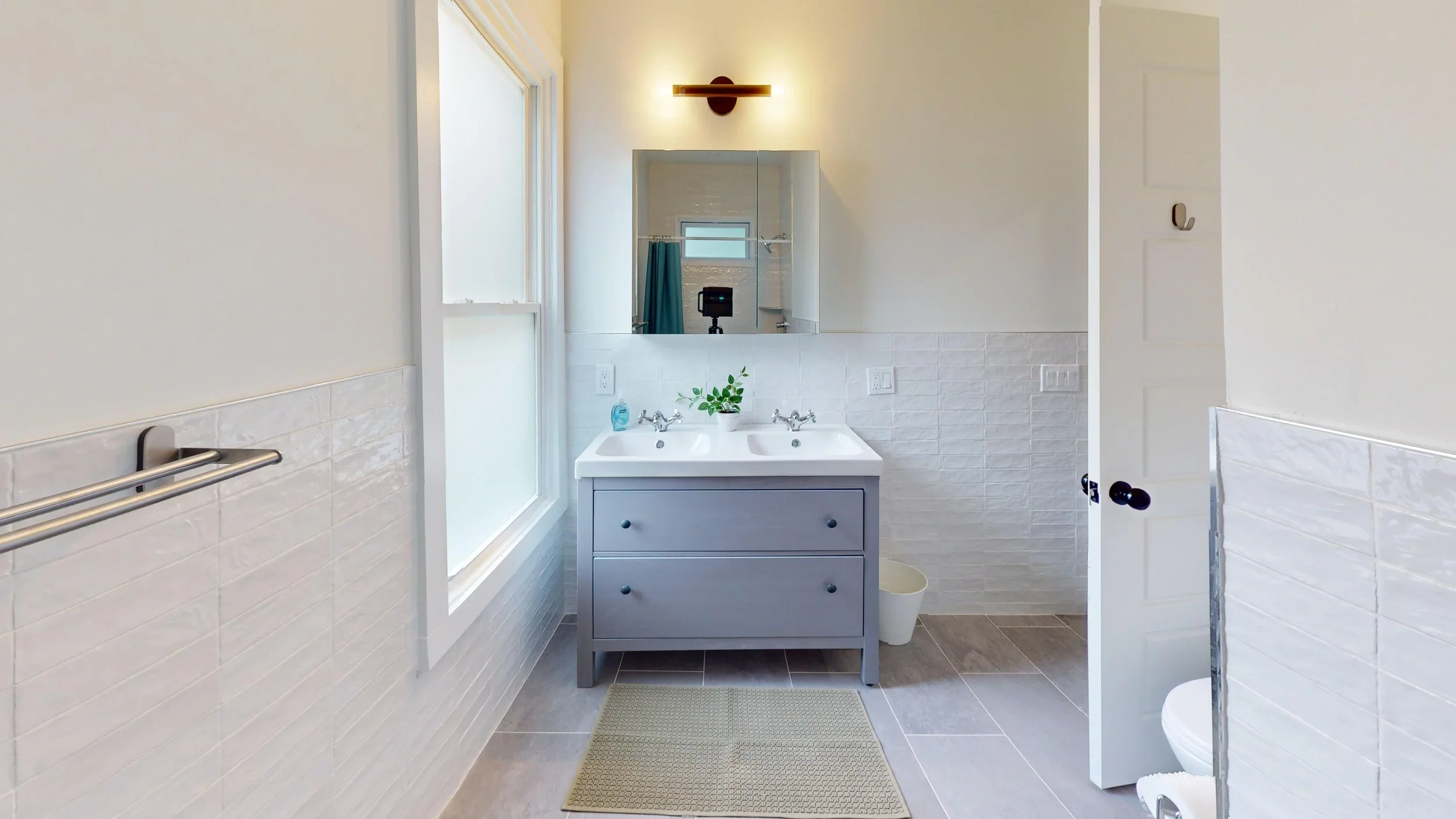 63-Edwards-St-2nd-Bathroom.webp