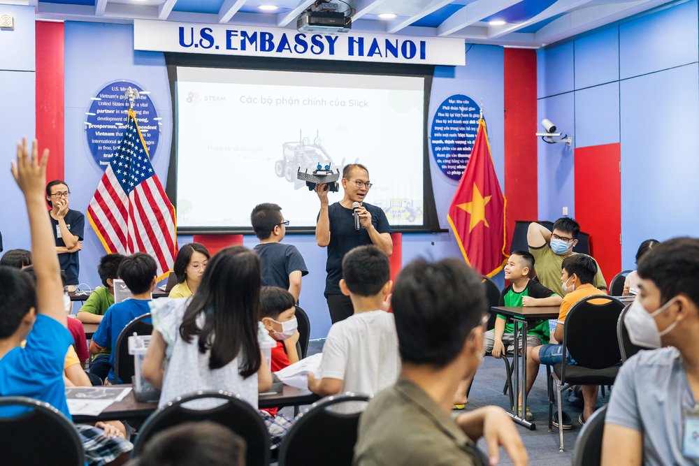  STEM event at the American Center Hanoi.  