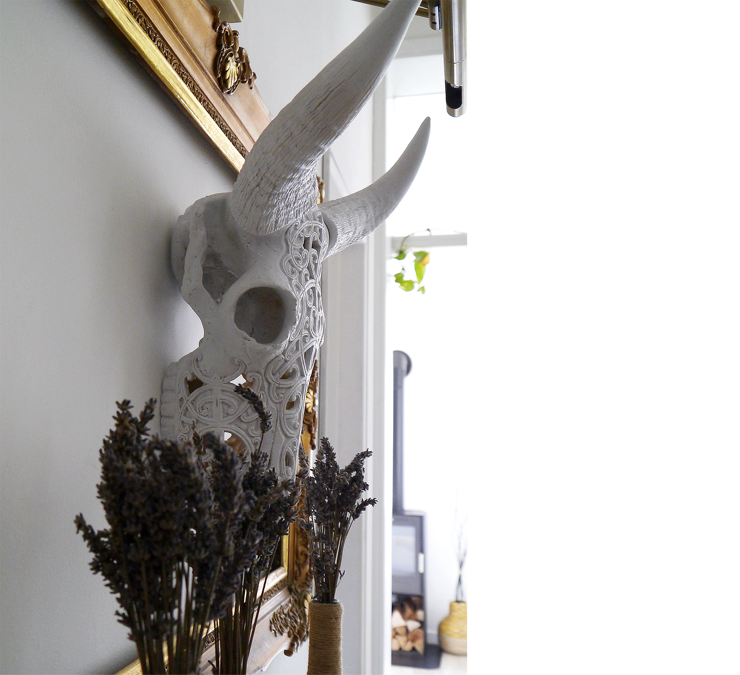 BLACK&WHITE-WALL-DECORATION.png