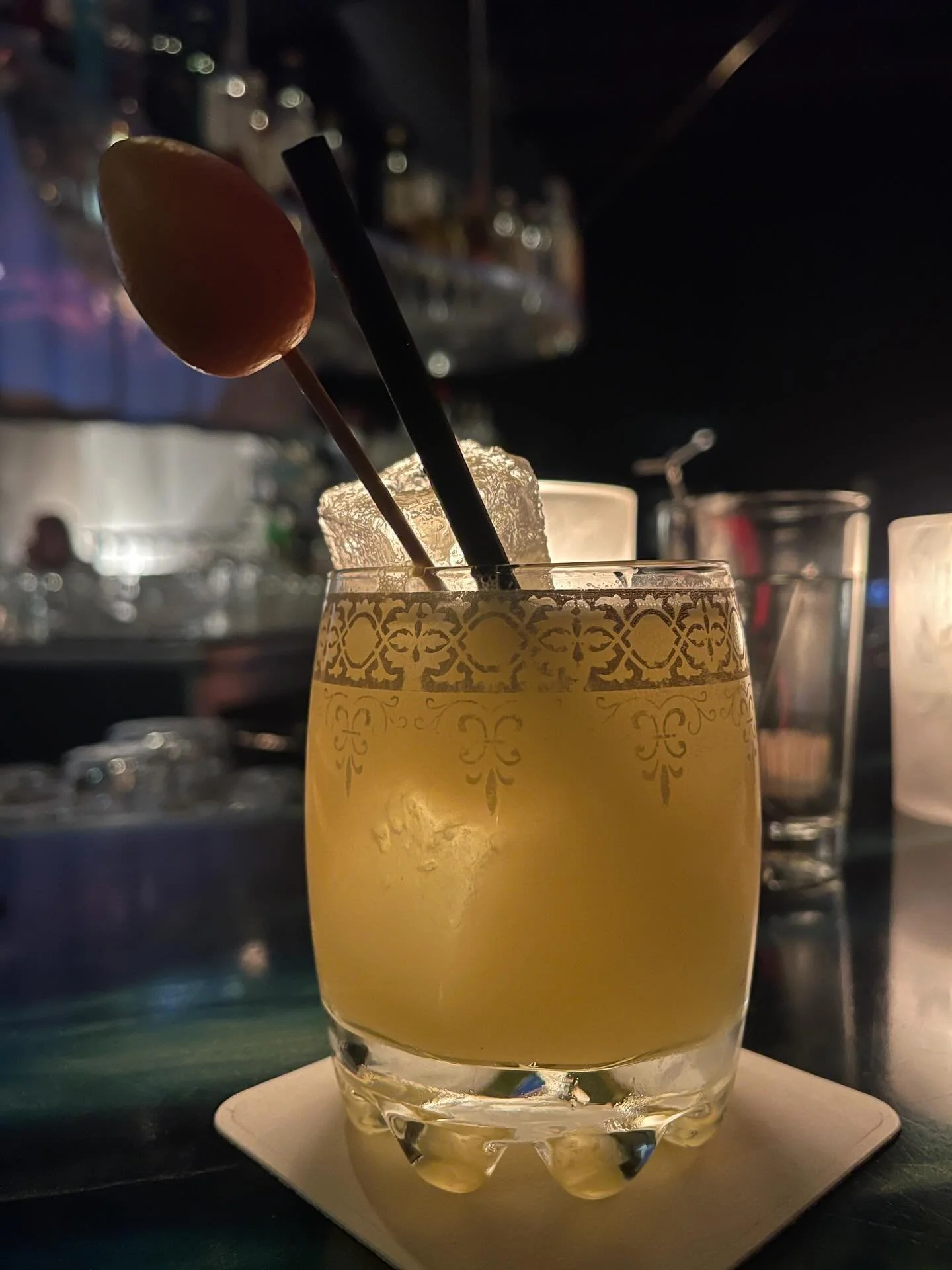 @teardroppdx, serving up creative cocktails! 

Did I peel the kumquat and eat it like an orange? Yes, yes I did. 💁🏼&zwj;♀️

The drink description from the menu: 

Front Runner&bull;
A SONG ON THE WIND; LUSH &amp; VIBRANT
TDL vodka blend, Suze ap&ea