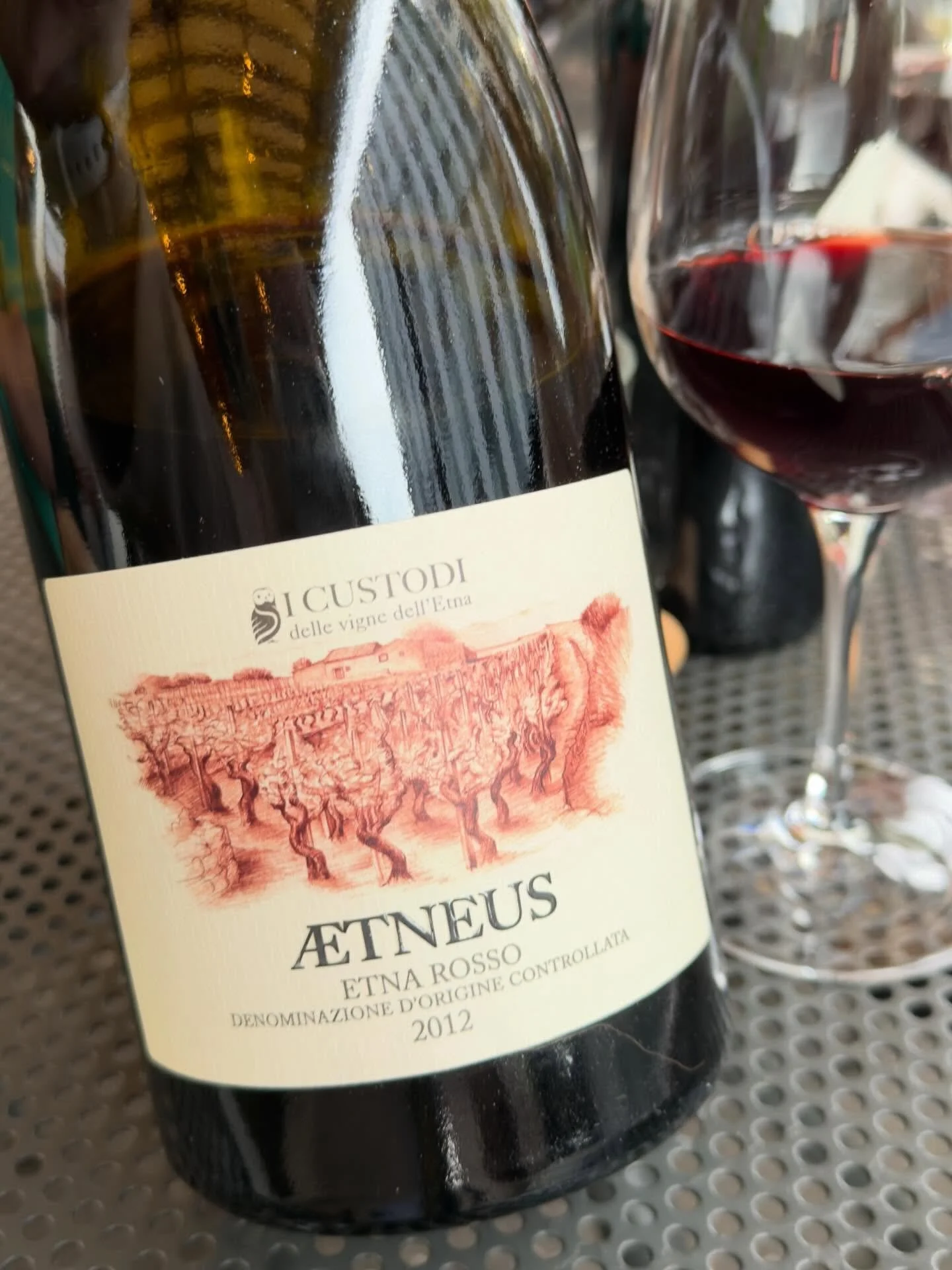 Open the wine. Drink with friends. 

💫 2012 Etna Rosso @icustodidellevignedelletna 
✨ 2021 Chardonnay @flaneurwines 
🤩 Halibut @justapasta 
🎈Happy birthday, Michael C 🩷

#vestelletravel #travelwinefood #portland