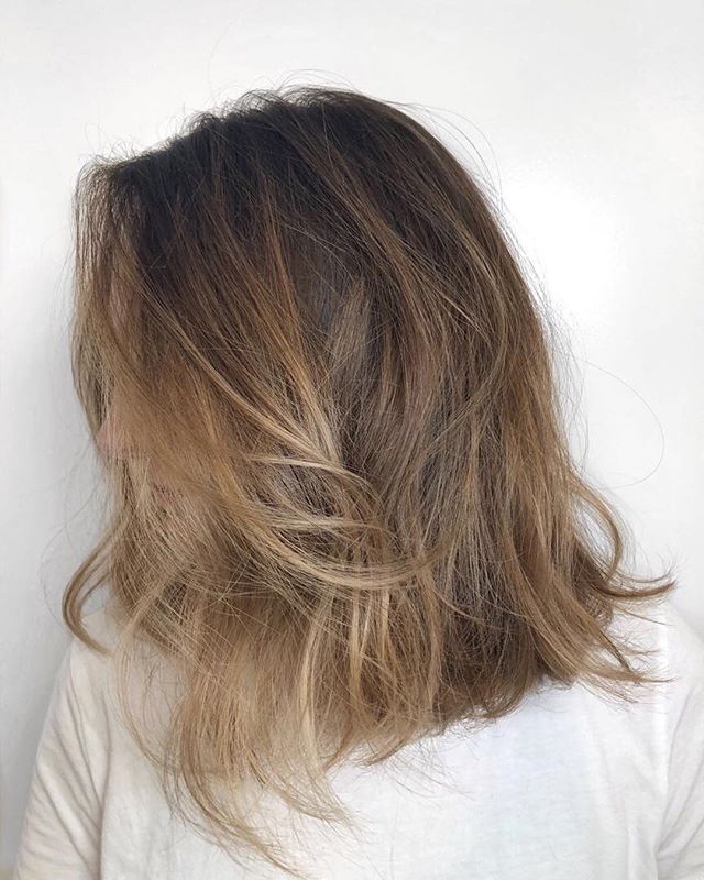 Bright sun kissed natural balayage that looks like you spent the summer at the beach ☀
-
-
-
#machorn #CHLhairbyMac #customhairlounge #chicagohairstylist #midwesthairstylist #chicagosalon #chicagohair #lincolnpark #linconlparkhair #lincolnparksalon #