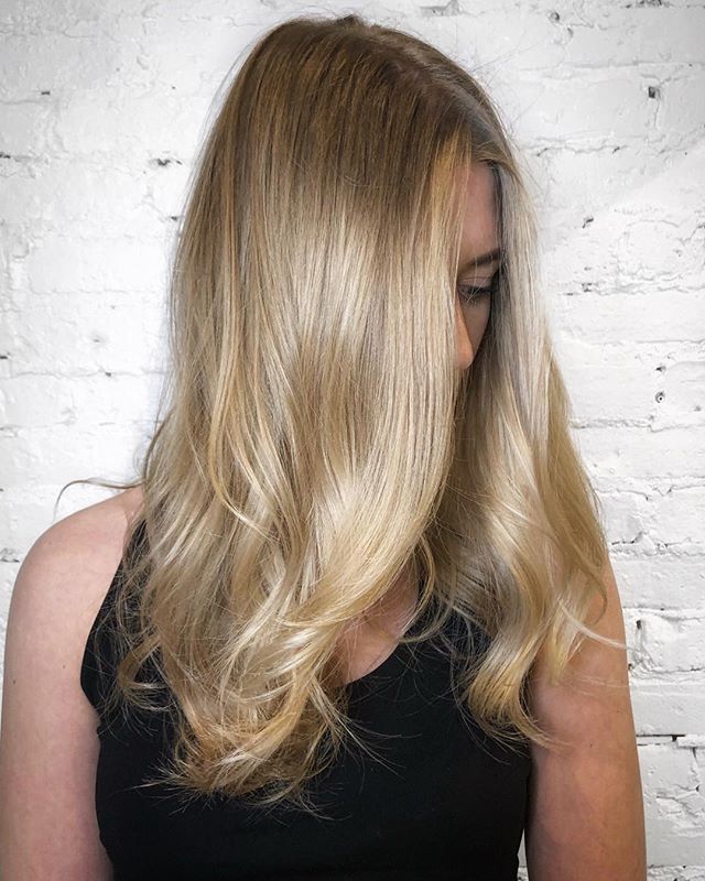Softly blended hand painted blonde balayage with a neutral cool tone to keep the grow out easy
-
-
-
#machorn #CHLhairbyMac #customhairlounge #chicagohairstylist #midwesthairstylist #chicagosalon #chicagohair #lincolnpark #linconlparkhair #lincolnpar