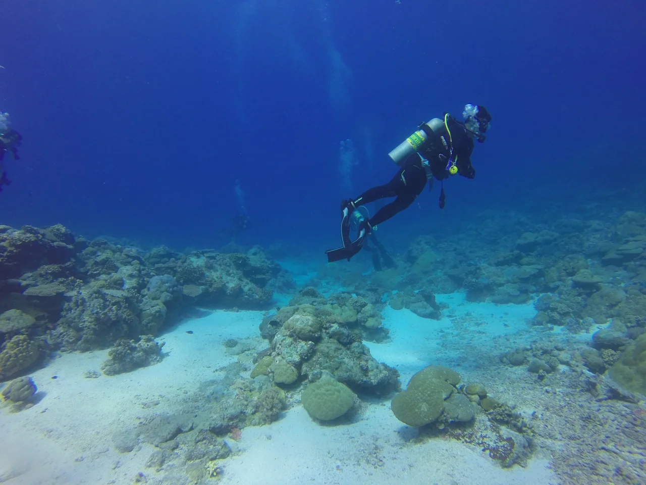 blueholescubadiving.jpg