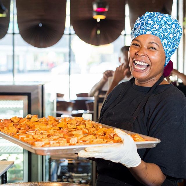 Here&rsquo;s the first installment of our BLACK OWNED SERIES! Plant-Based Restaurants &amp; Eateries in Chicago Link in Bio!🥗🥦🥑🥕🍠😋
&bull;
&bull;
&bull;
&bull;
&bull;
&bull;
#YouAreBlackGold #SupportBlackBusiness #blackownedbusiness #blackownedb