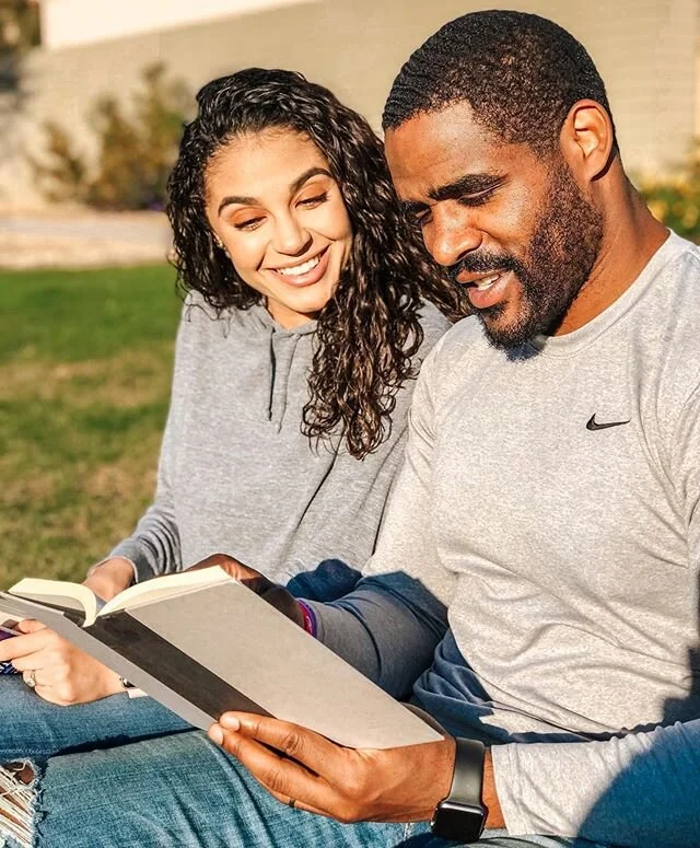 Drop the title of your favorite book?
.
.
Bring on the relaxationnnn! We are taking a weekend trip to Sedona and Flagstaff to take a moment to hit the pause button.
.
.
We have two books with us but we’re always seeking to see where we can expa