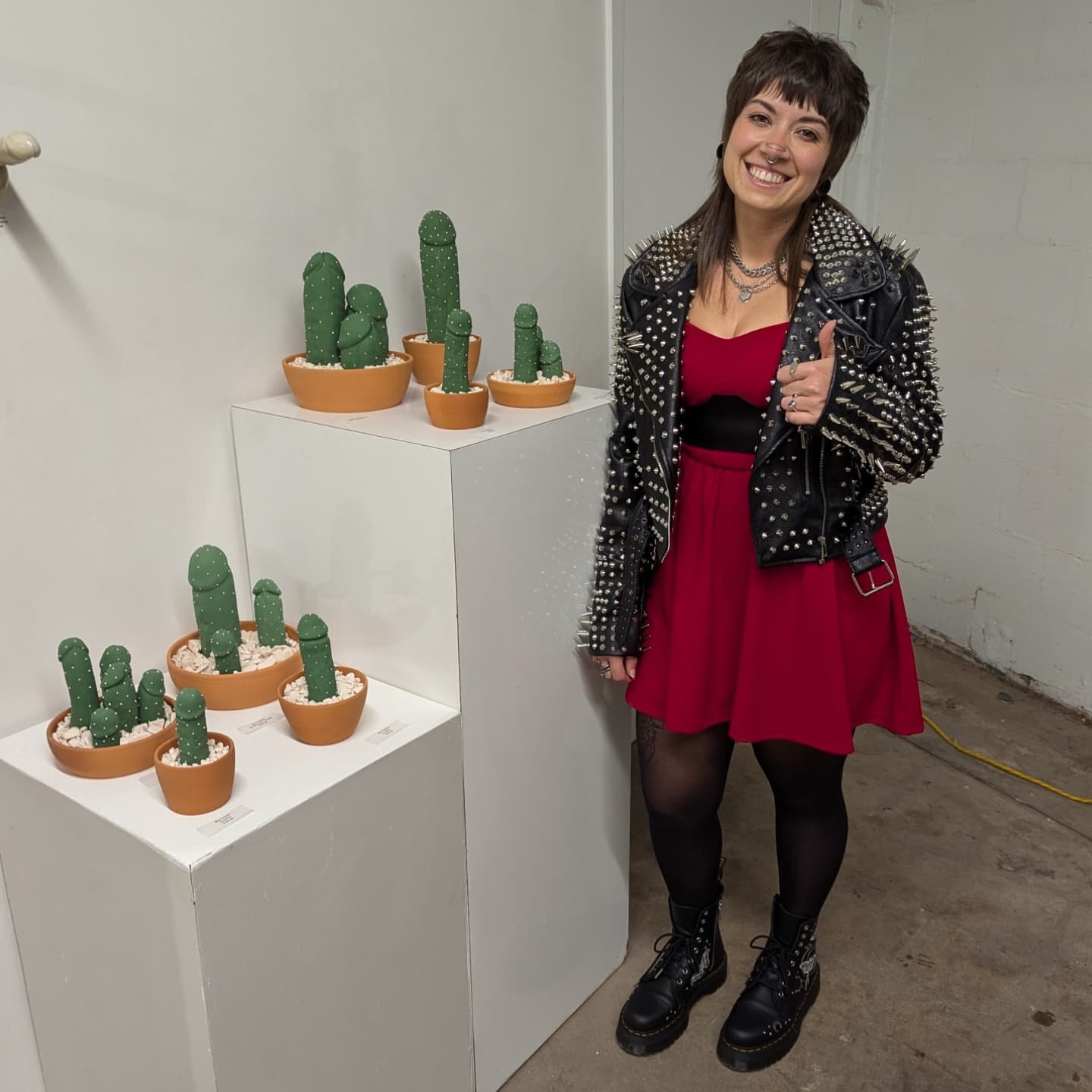 Images from tonight's opening! Big thanks to everyone who stopped by and chatted with me about pottery and D&amp;D lol. My mom even came in from out of town to see the show WITHOUT TELLING ME! That was an awesome surprise! 💖 

Extra big thanks to Je