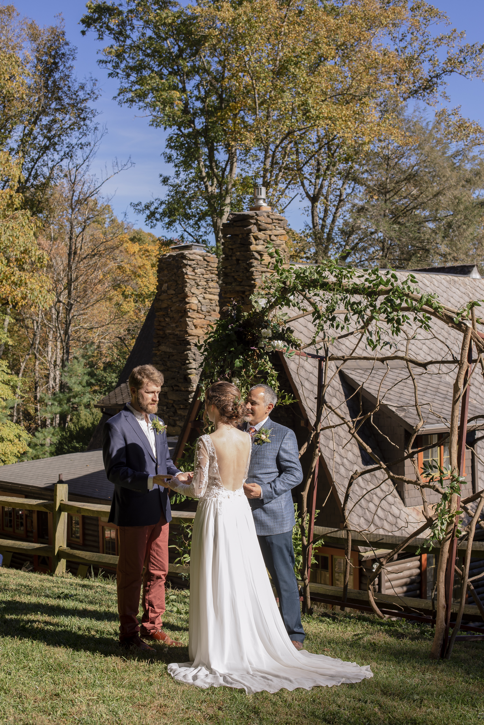 Laurel Falls Wedding October 2018_Allison and Josh__Lola Salon_Flora_Photo by Studio Misha Photography-30.jpg