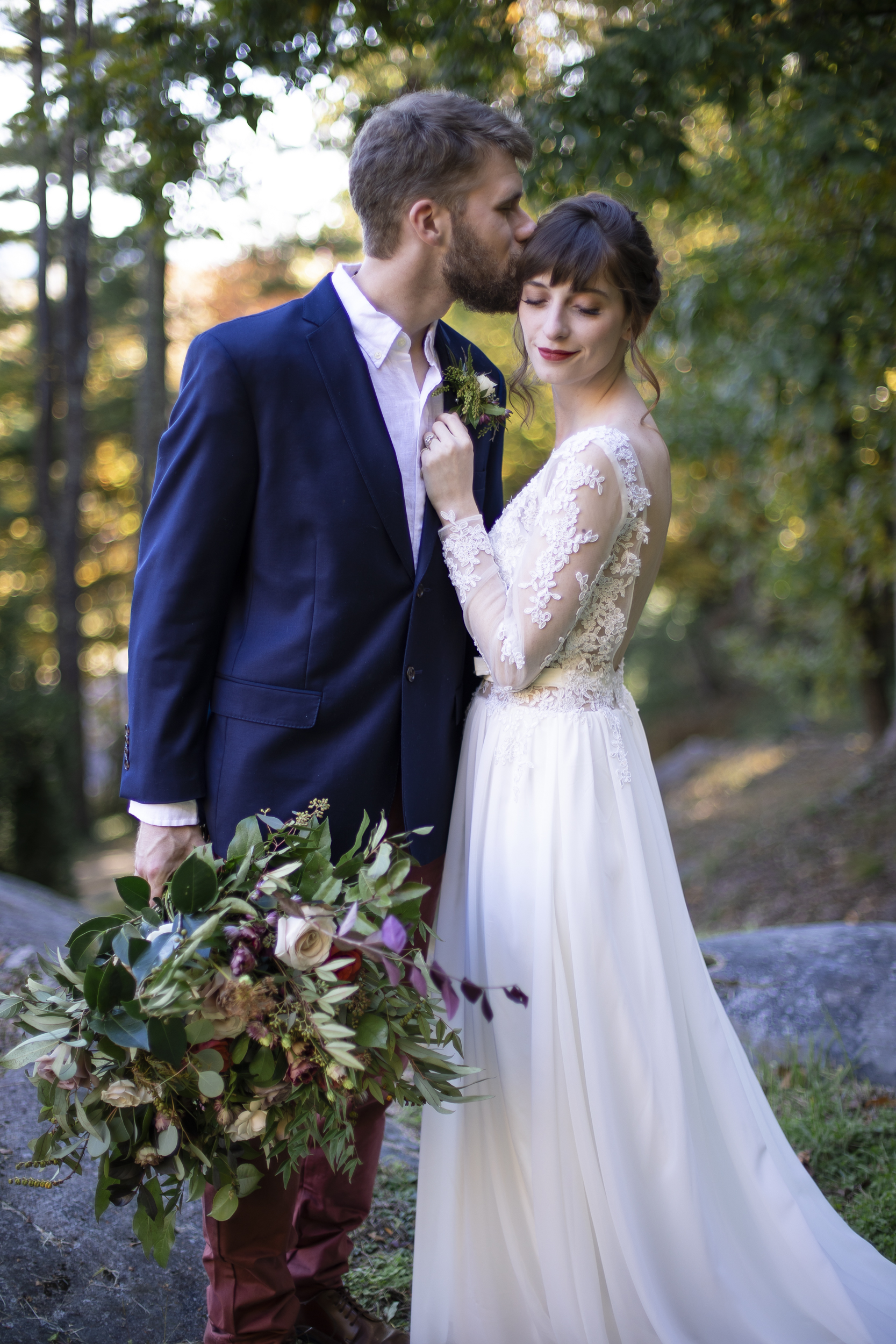 Laurel Falls Wedding October 2018_Allison and Josh__Lola Salon_Flora_Photo by Studio Misha Photography-39.jpg