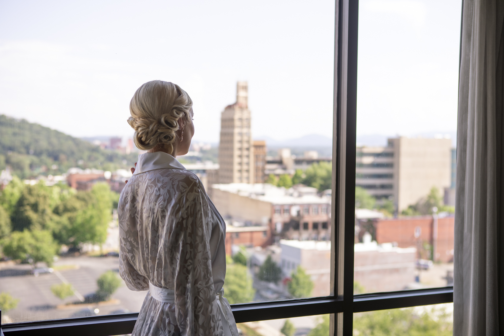 Vintage Glamour in Downtown Asheville_photos by Studio Misha Photography_BLOG-7.jpg