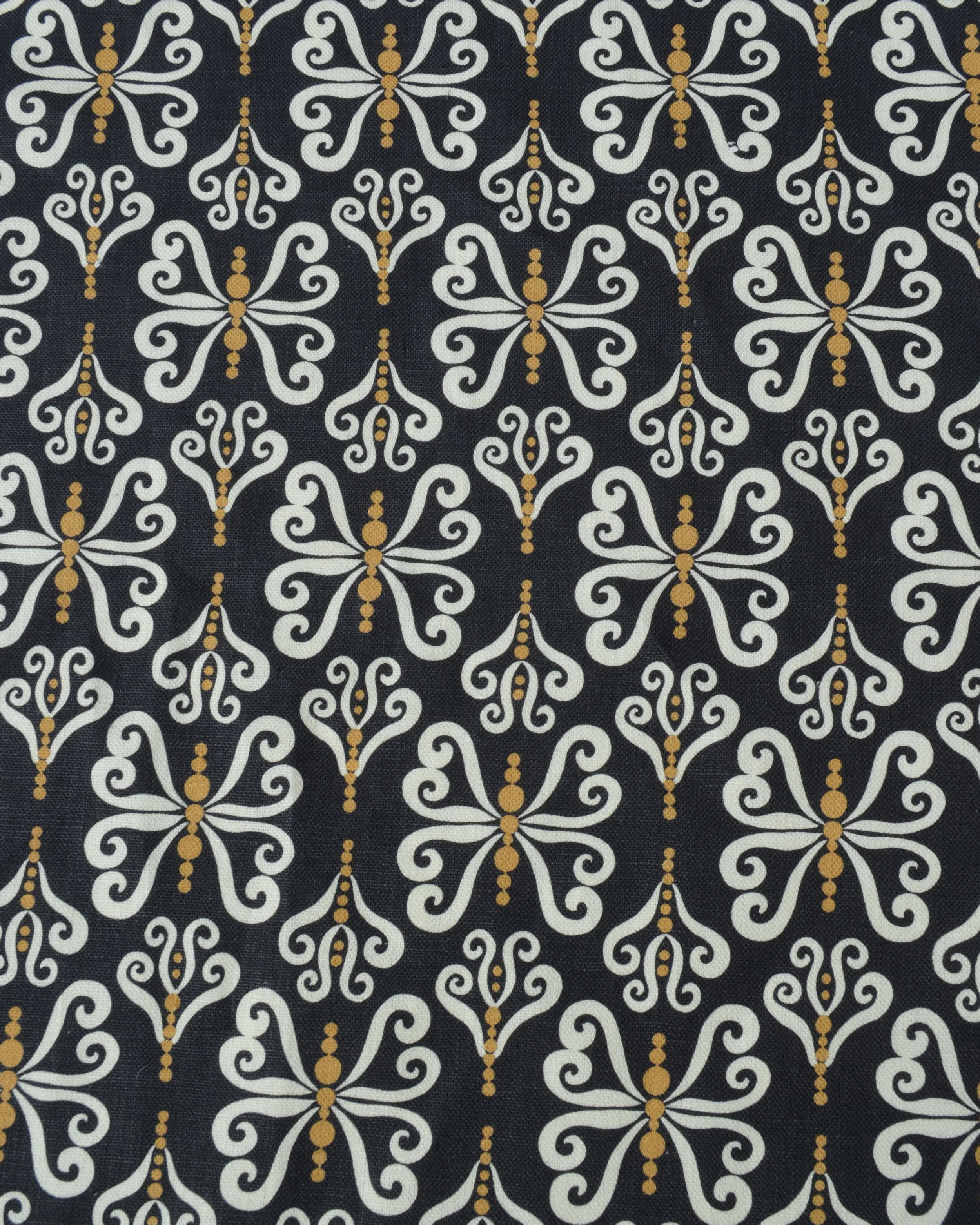 Butterfly Curls Black-Creme-Gold