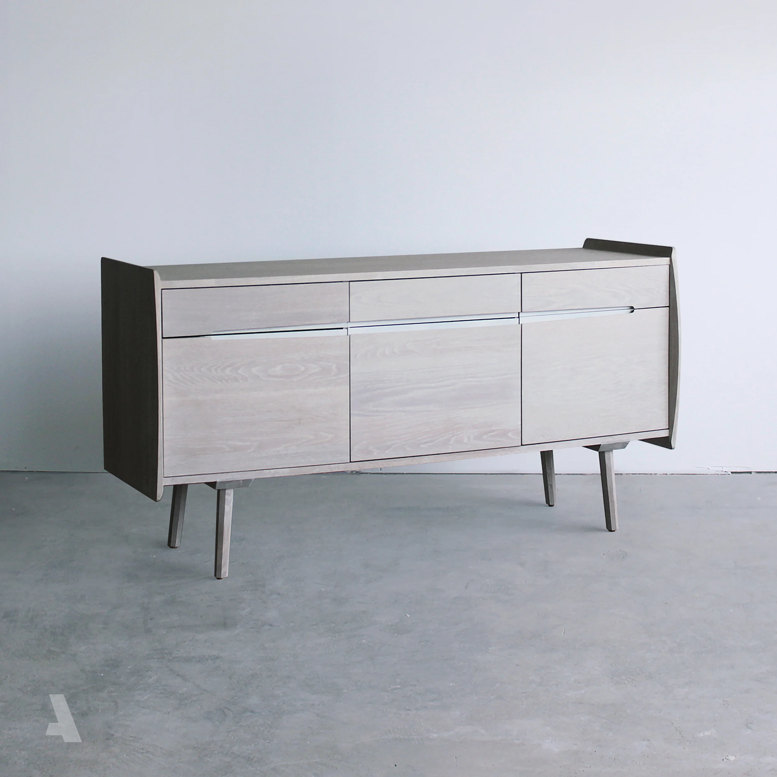 Gen_Credenza_0001_002_Turned.jpg