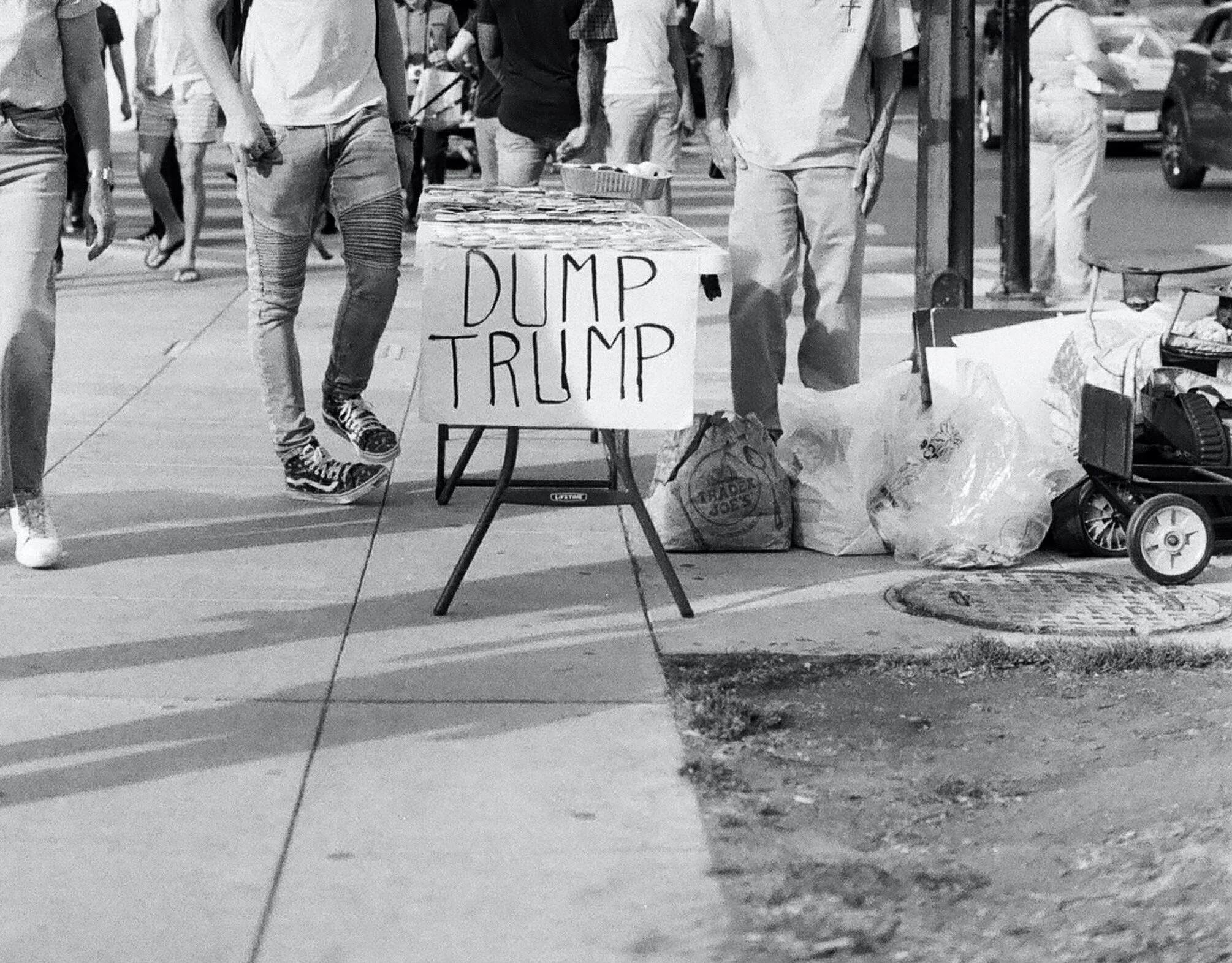 NƯỚC MỸ ƠI, CHÚNG TA CẦN MỘT TỔNG THỐNG KHÁC