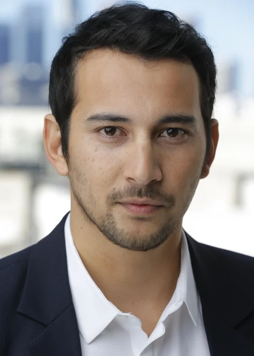 Alexander Chard as Enzo
