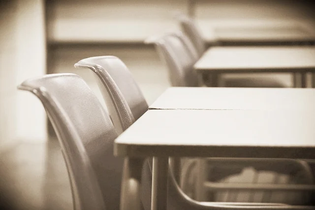 classroom-1346491_640.jpg