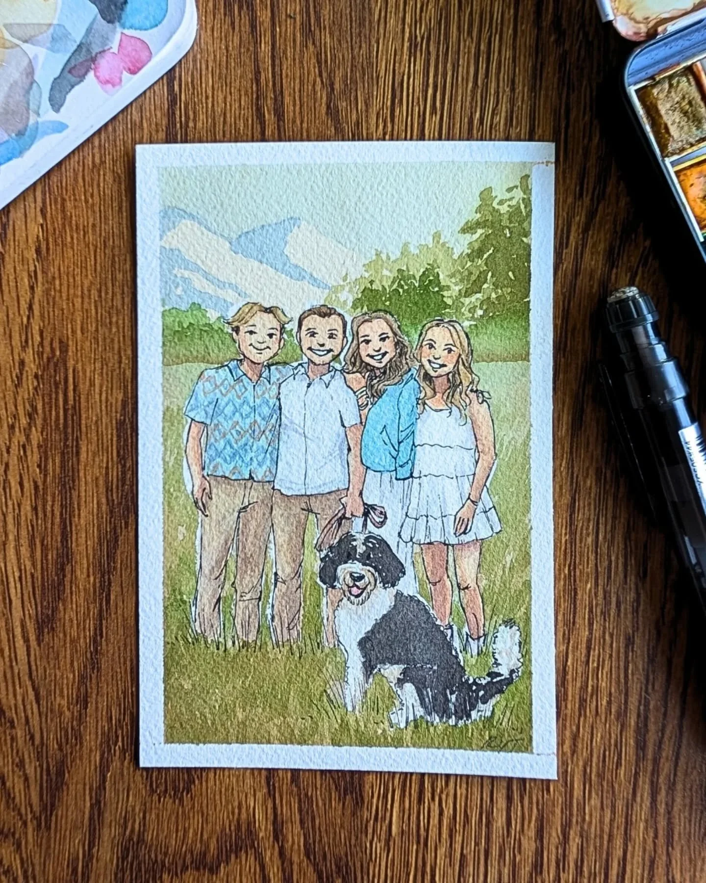 ✨ Family portraits make such sweet and thoughtful gifts! I love being able to preserve a beautiful moment in time, and I am especially honored when it's for a special occasion. This commission was for a new grad, soon to head off to college! May she 