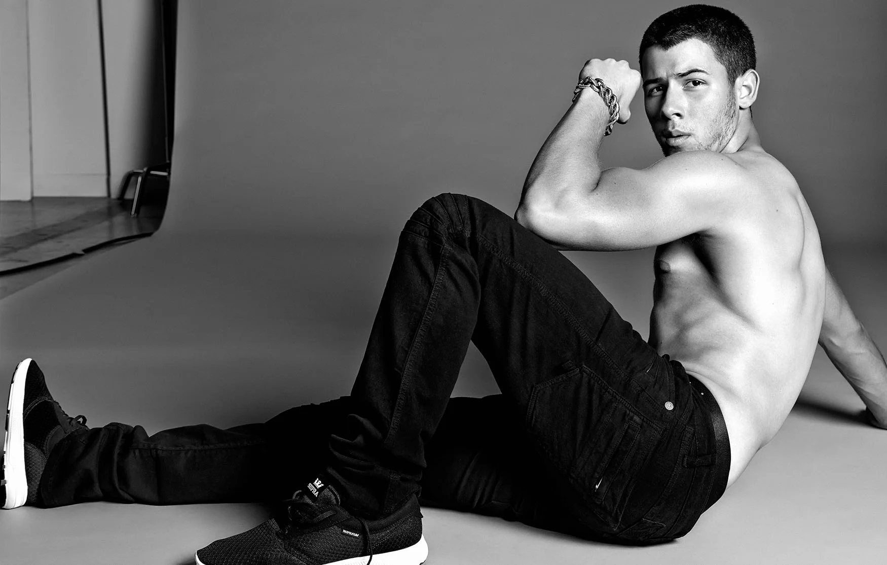flaunt_nick_jonas_09.jpg
