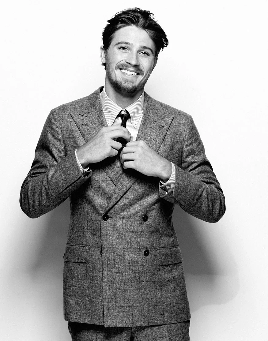 esquire_aaronpaulaarontaylorjohnsonarmiehammergarretthedlundidriselbataylorkitsch_03.jpg