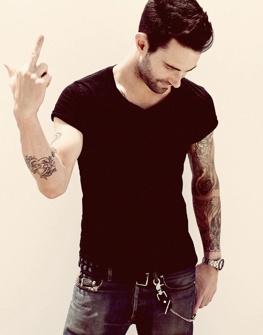 out_adam_levine_09.jpg
