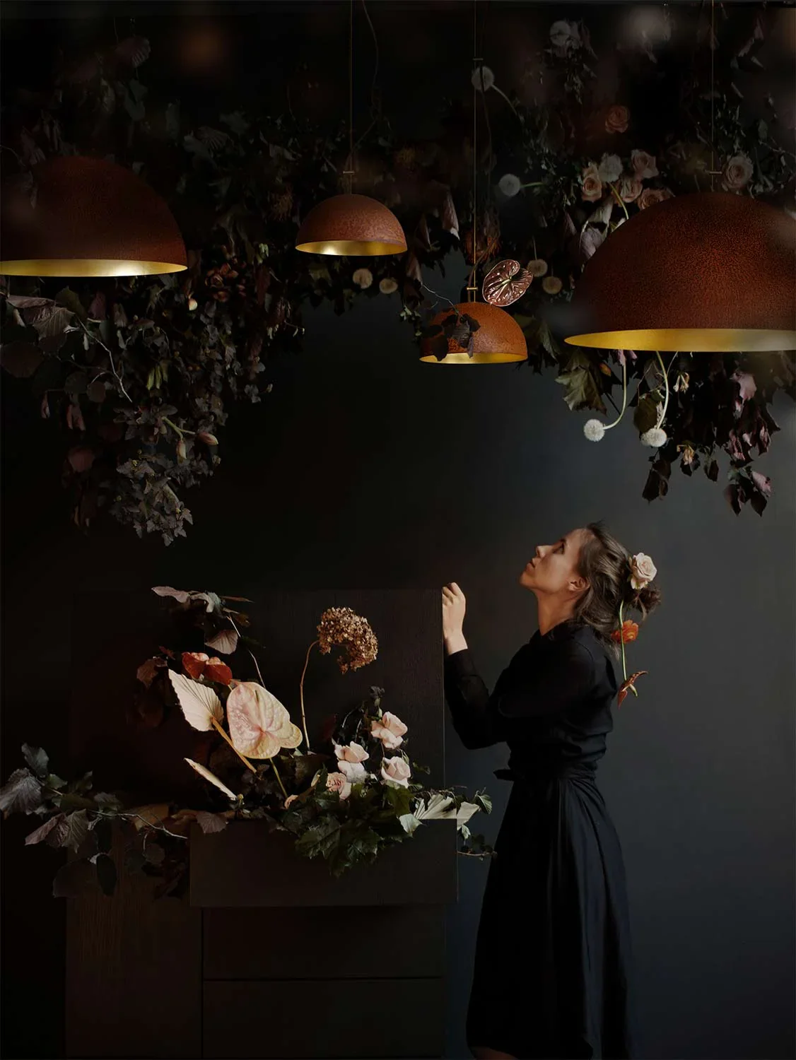 marie burgos collection-queen-gold-corroded-steel-pendant-lamp-large-2_2048x.jpg.webp