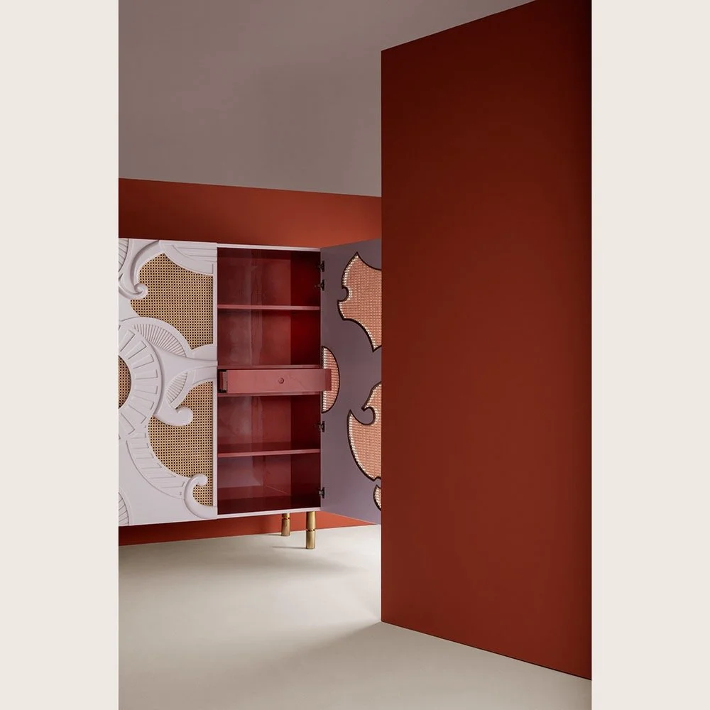 TRAJE DE LUCES BAR CABINET