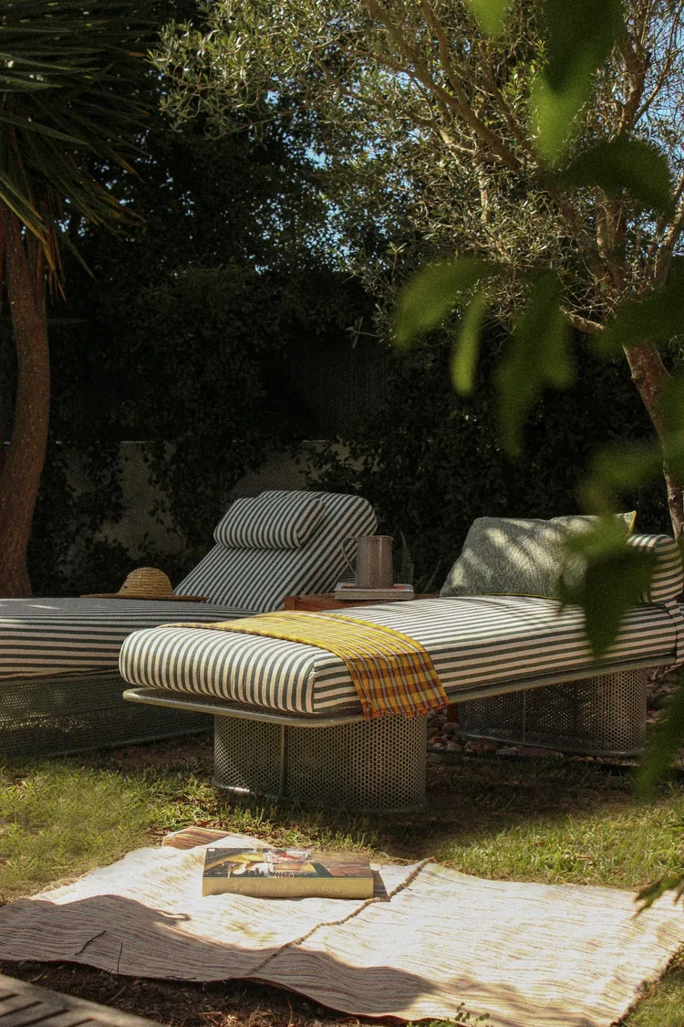 riviera-daybed-garden-duo.webp