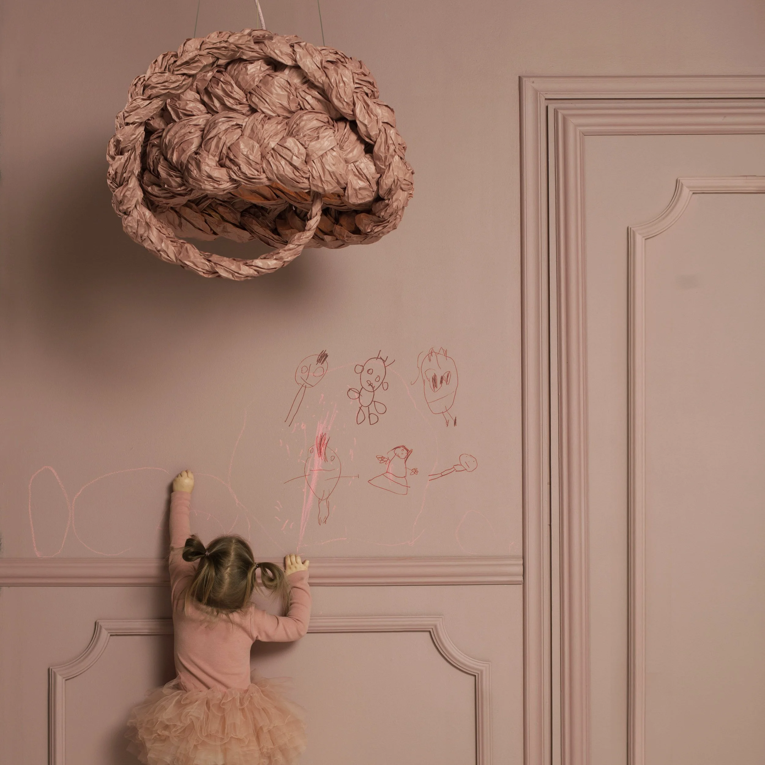 Marie Burgos Collection_the_bride_pendant_lamp_pink-girl.jpg