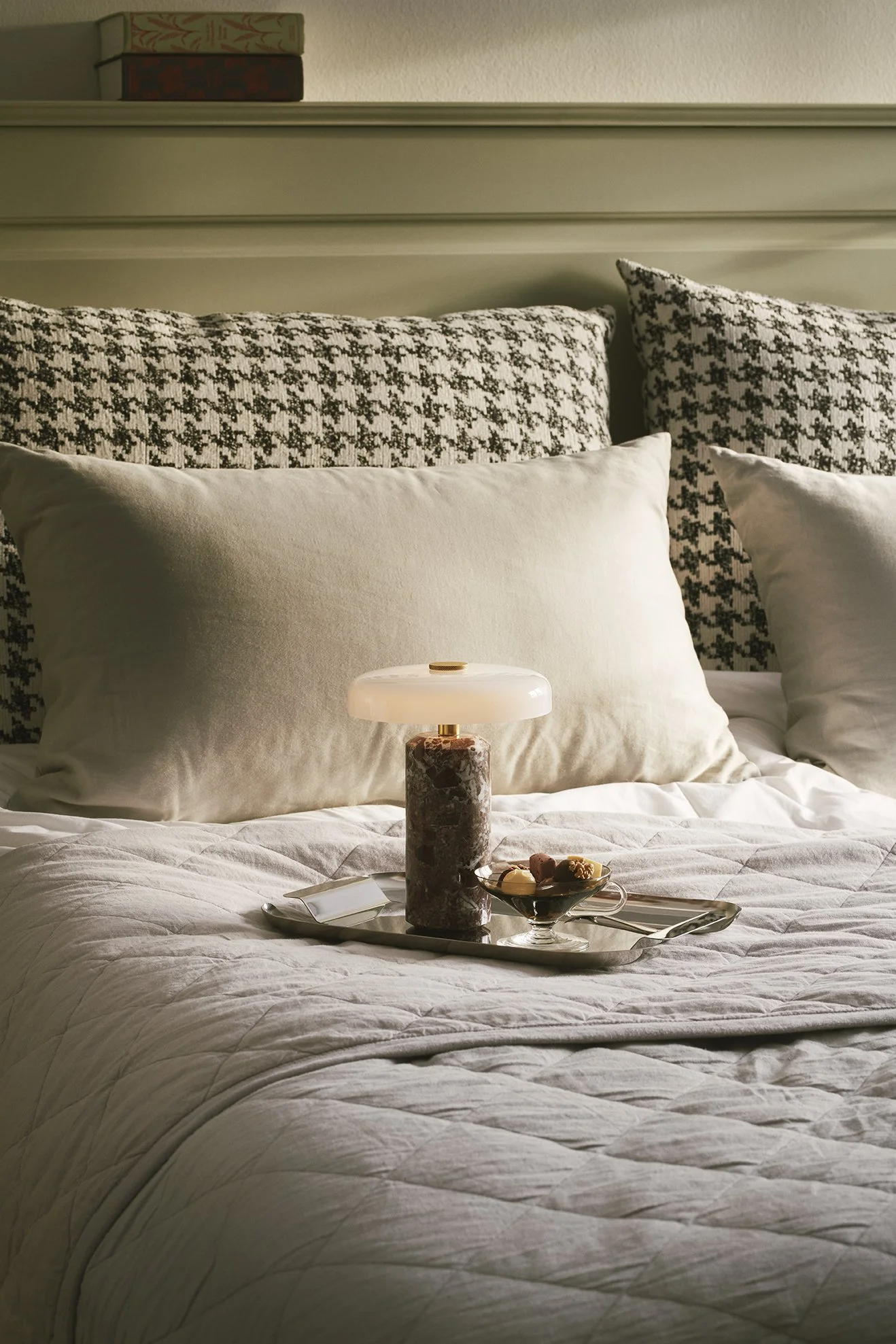DbU_Trip_ Burgundy_Bed_1.jpg