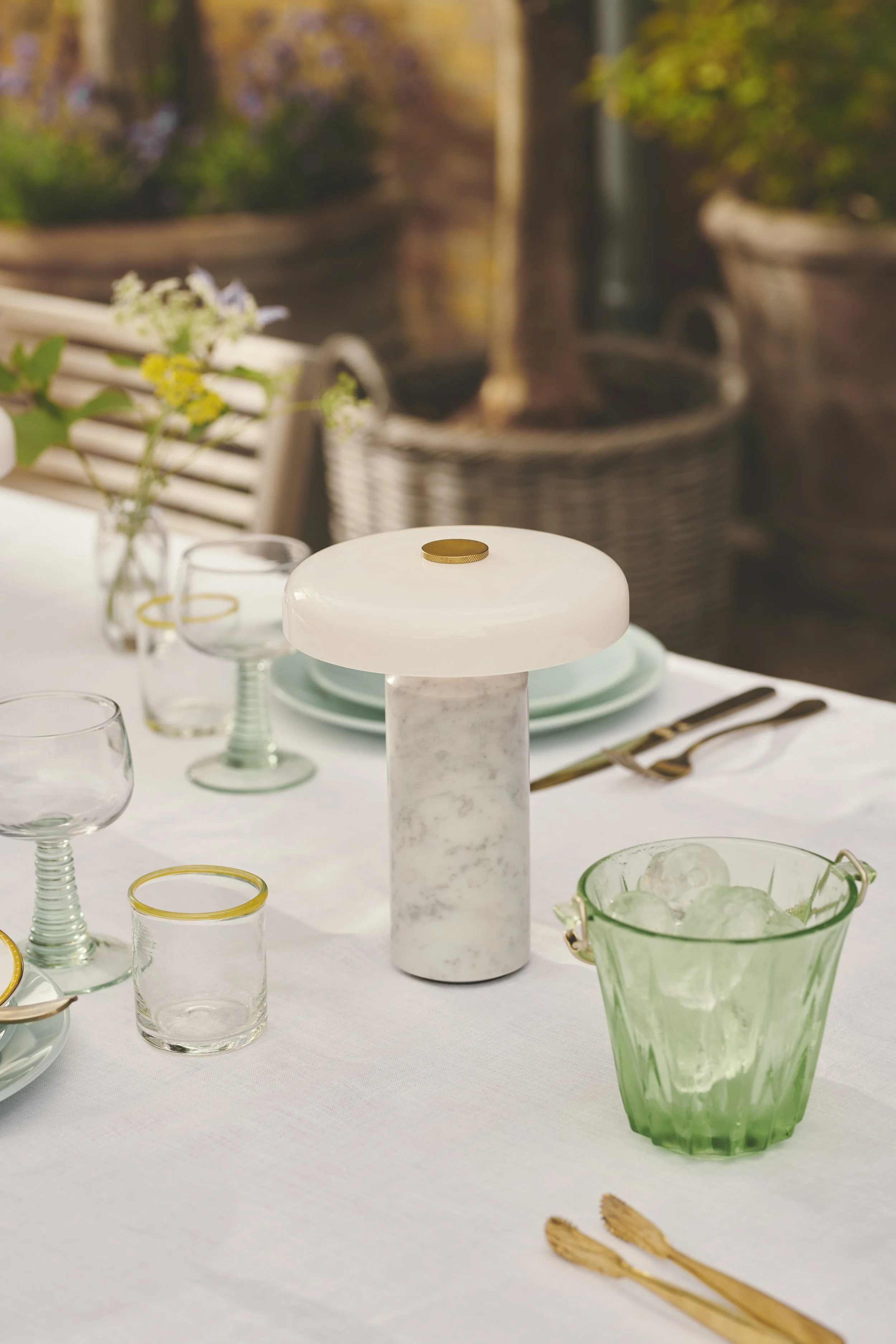 DBU Image_Trip_carrara single.jpg