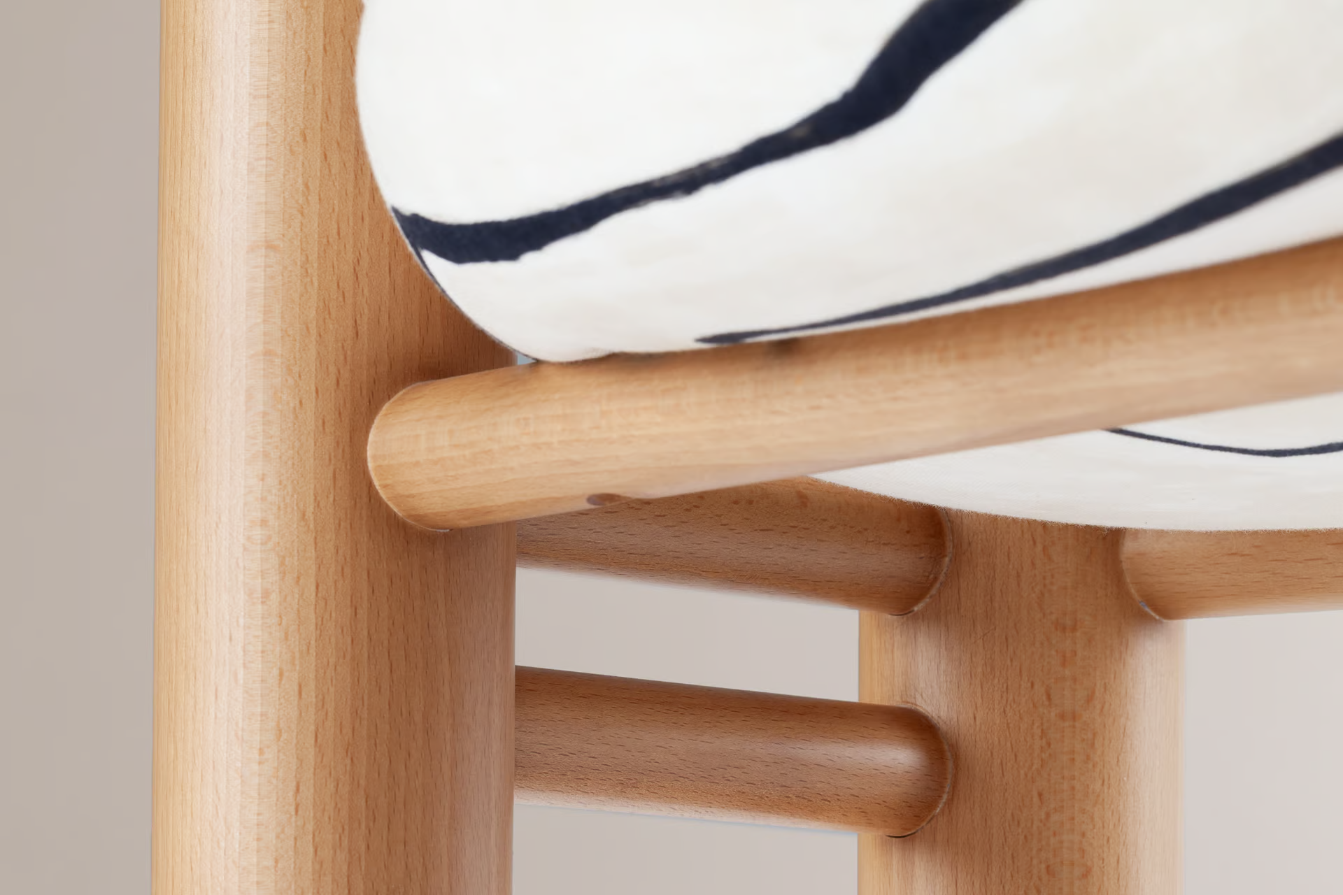 Aimi dining chair detail.png