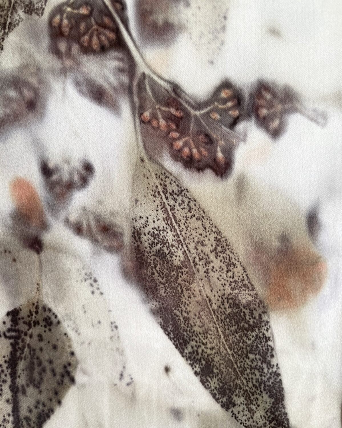 Detail 😍 

#Leafprint #MyLocalDyePlants #Handcrafted #Botanicaldyes  #AroundTheWorldin80dyes